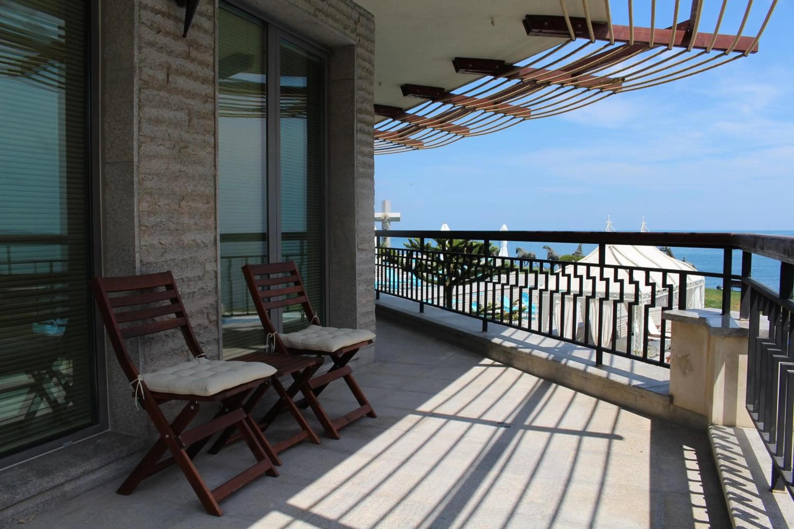 Patio in Art Complex Anel