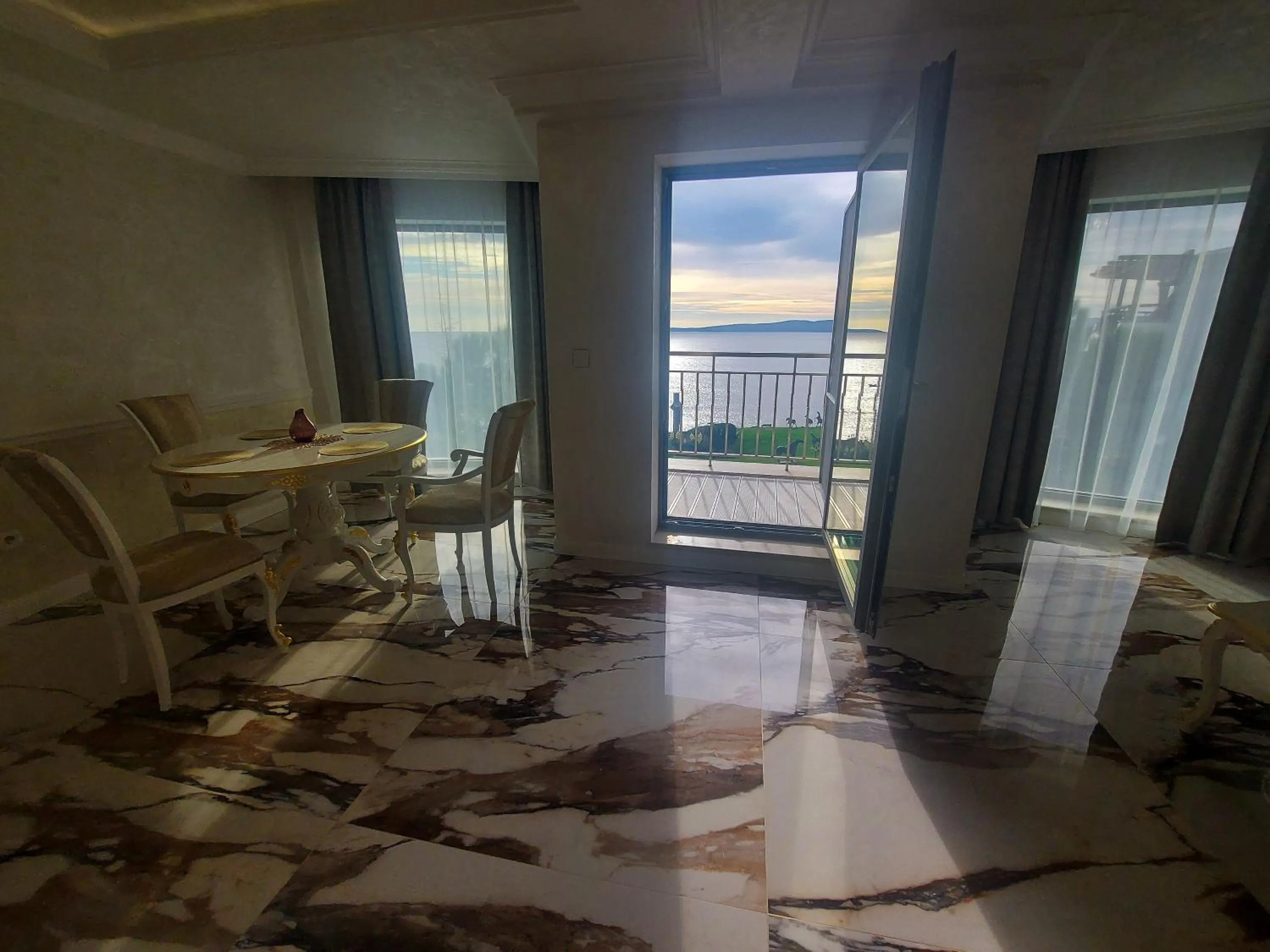 Living room in Art Complex Anel