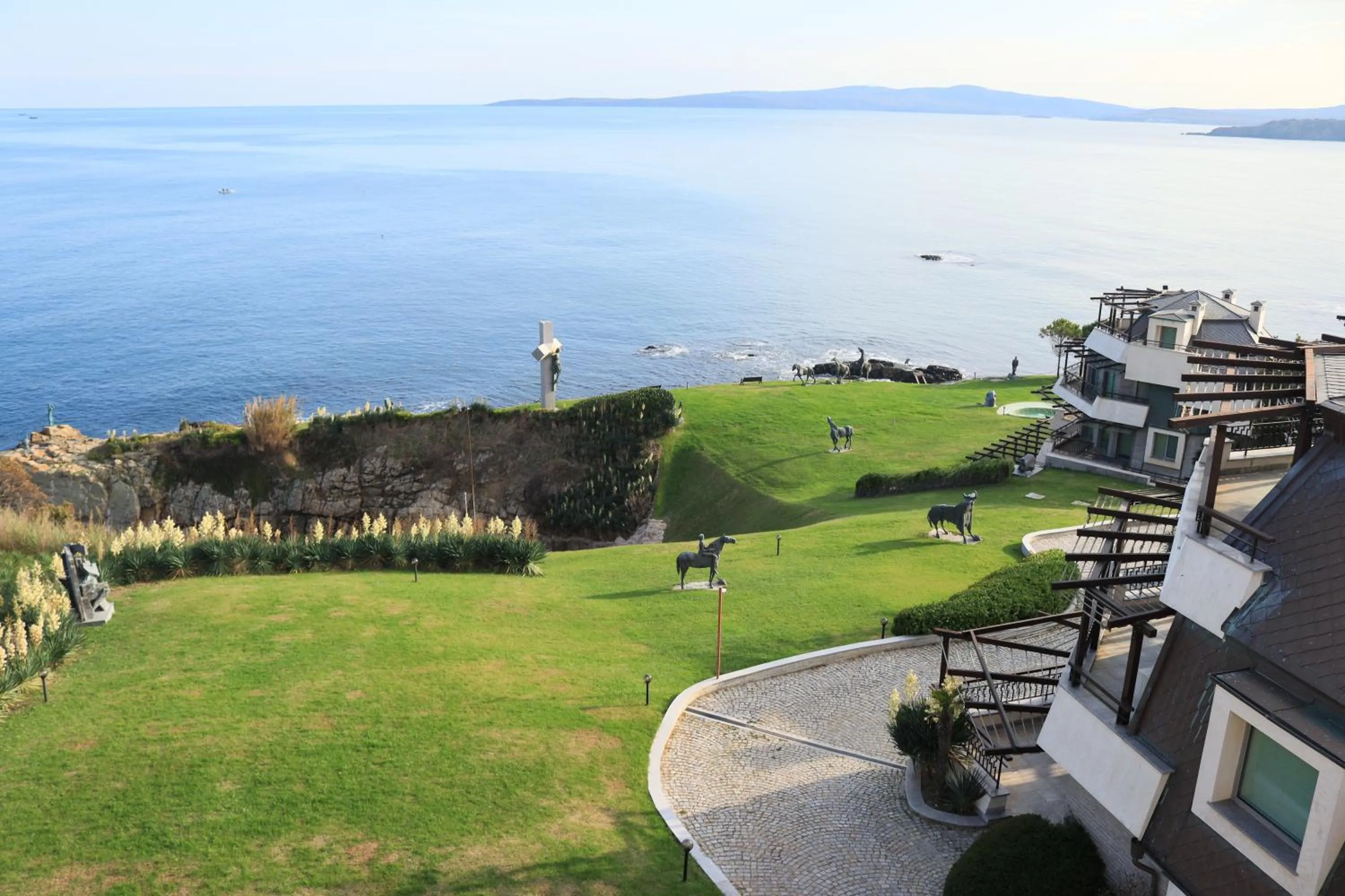 Property building in Art Complex Anel