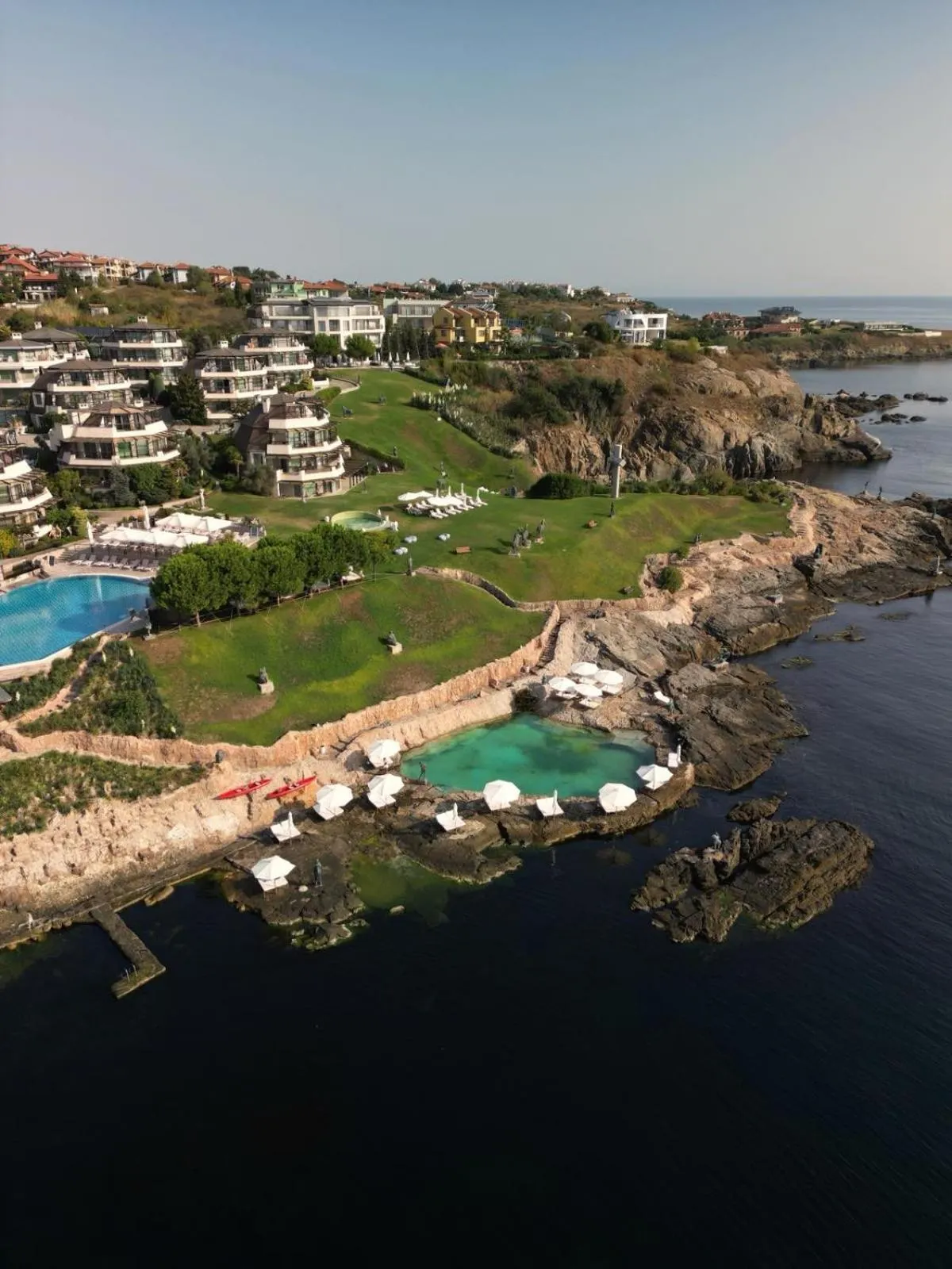 Property building in Art Complex Anel