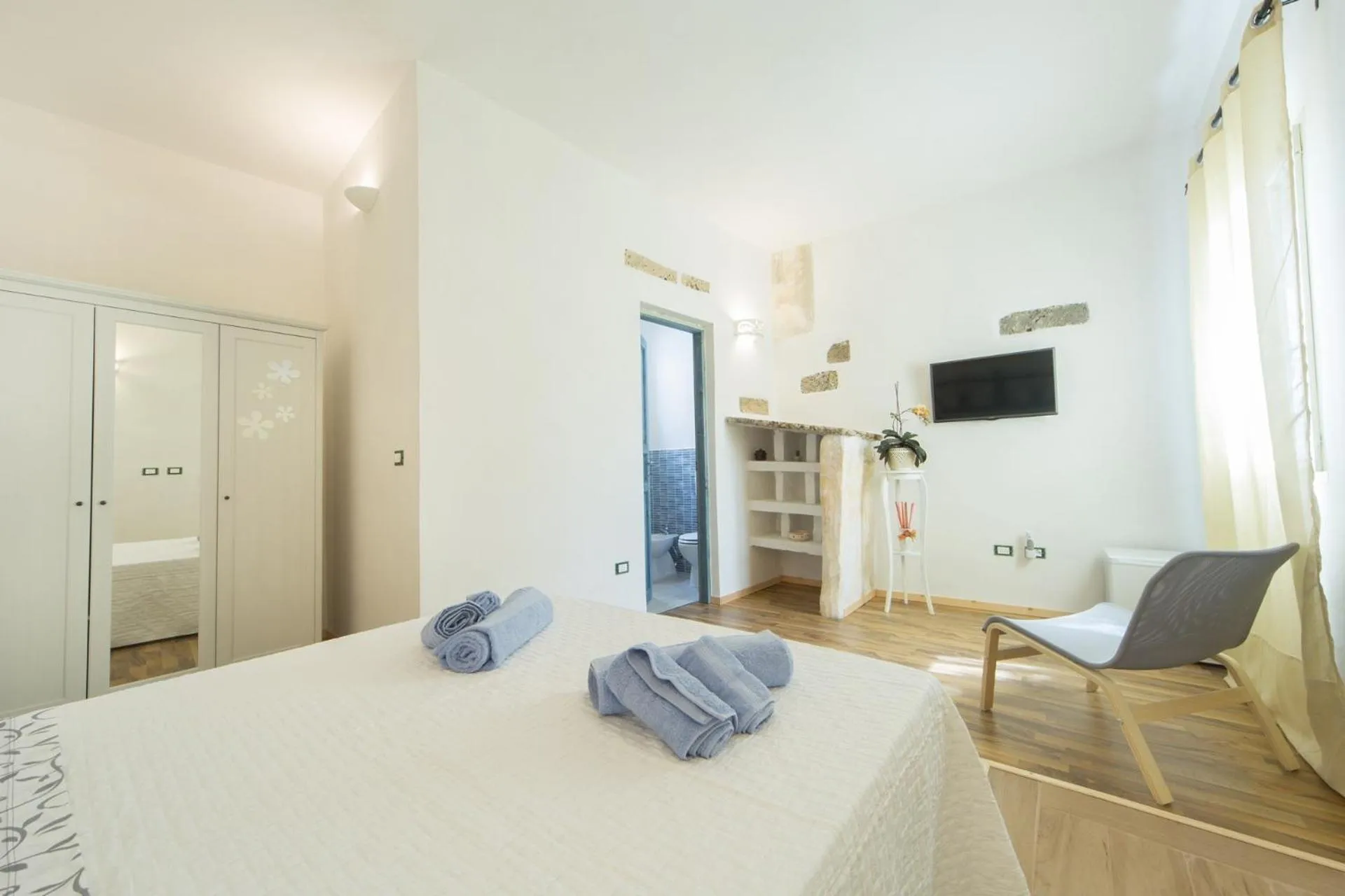 Photo of the whole room, Bed in Giardino Nascosto