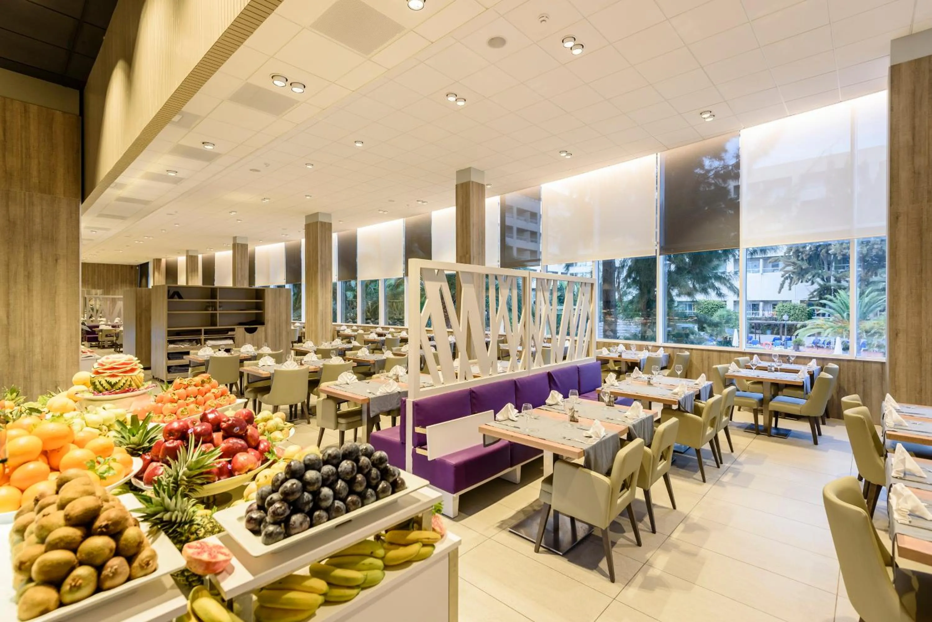 Restaurant/places to eat in Estival Park Silmar