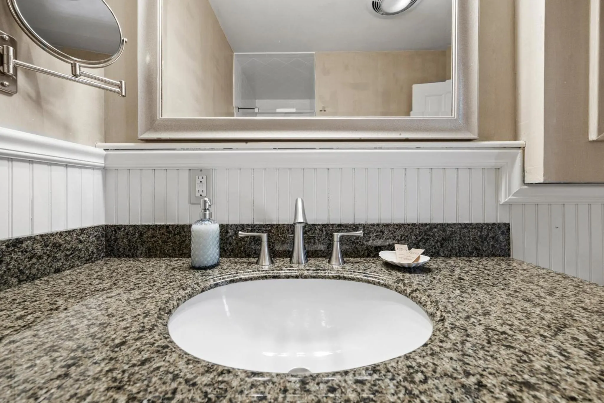 Bathroom in Hartstone Inn