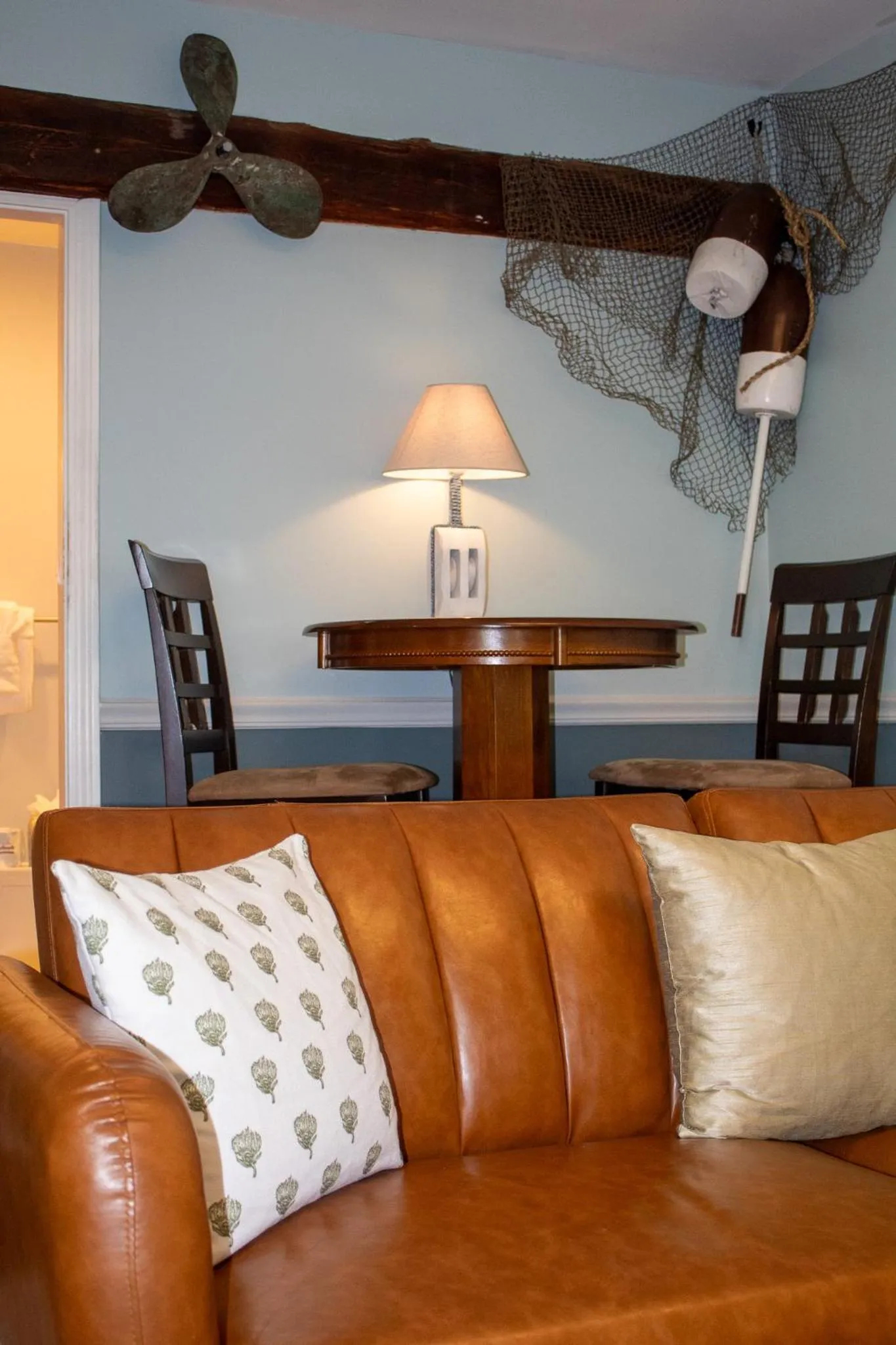 Living room in Hartstone Inn