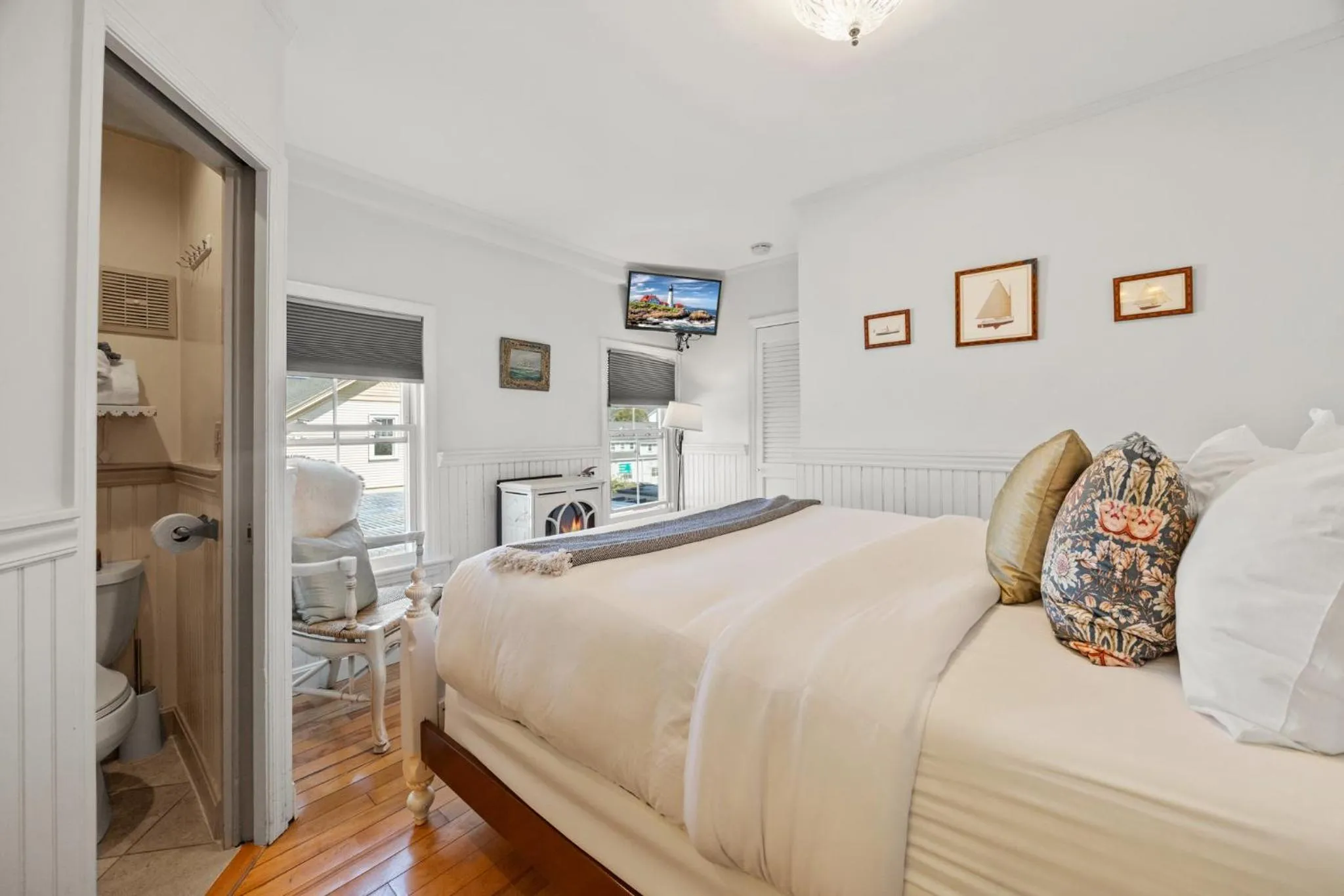 Bed in Hartstone Inn