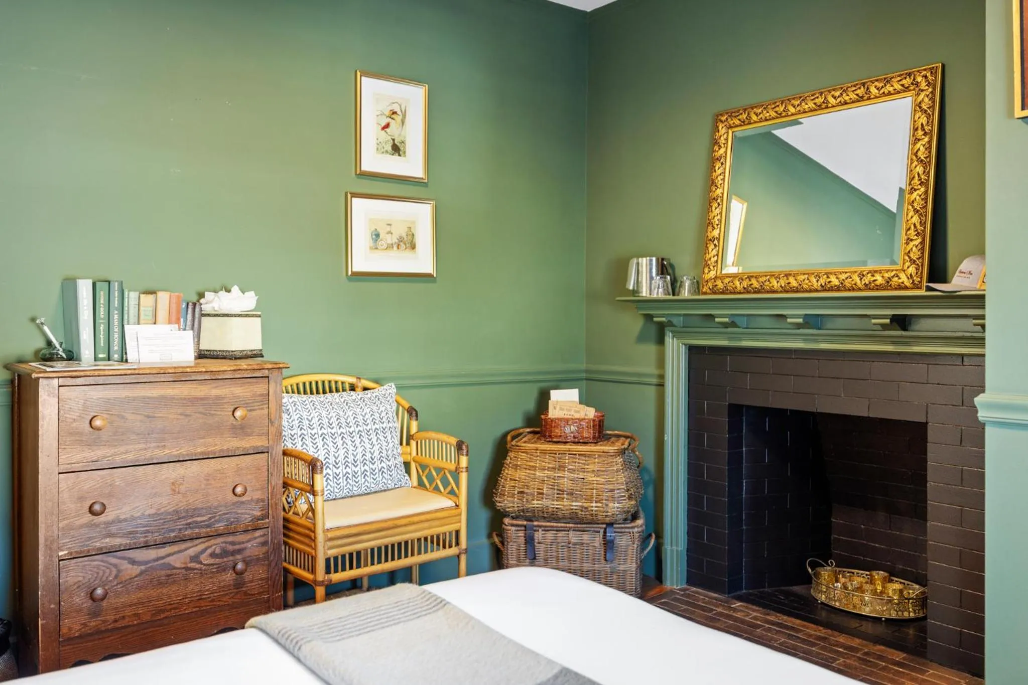 Bed in Hartstone Inn