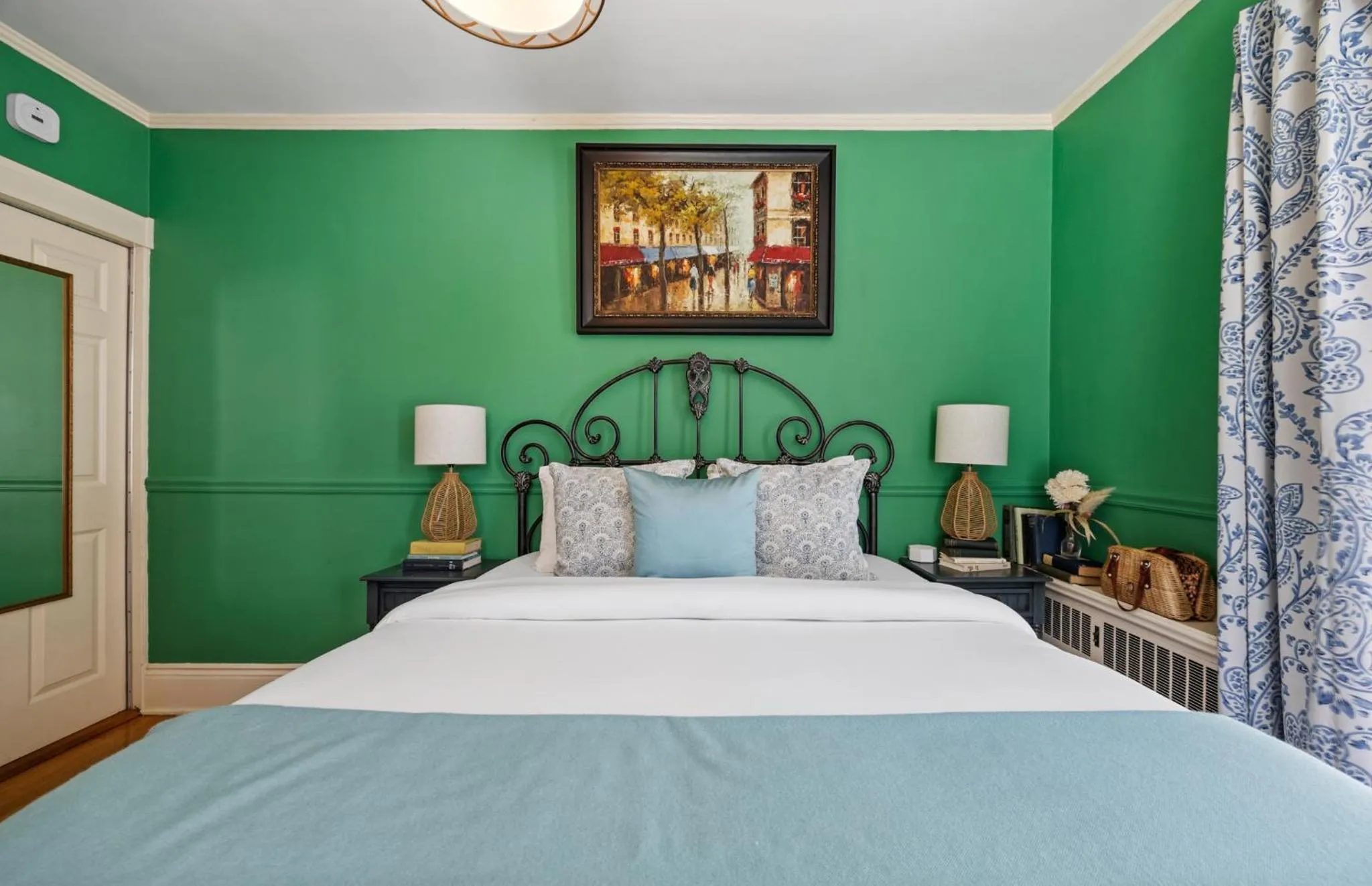 Bed in Hartstone Inn