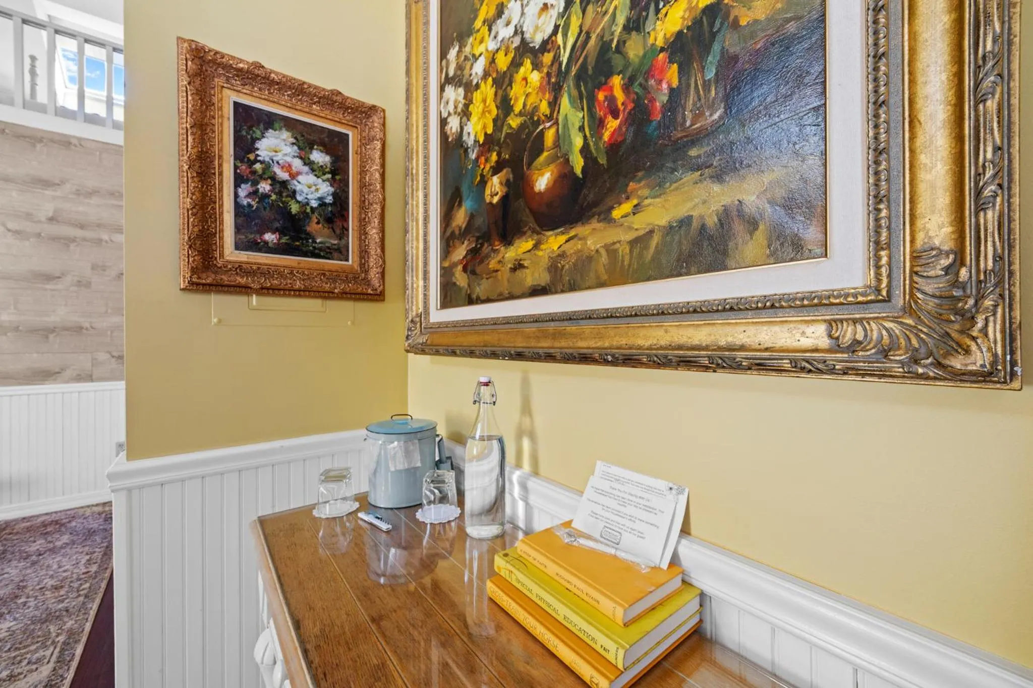 Decorative detail in Hartstone Inn