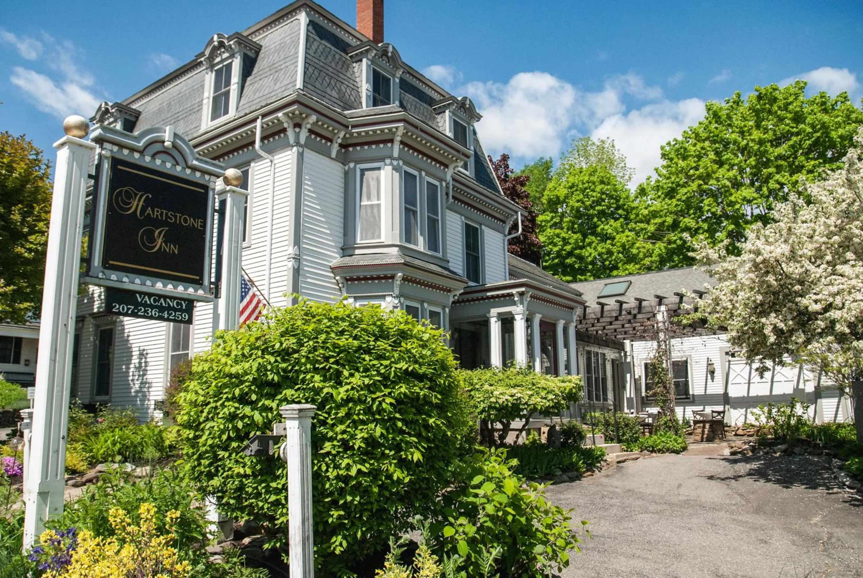 Property building in Hartstone Inn