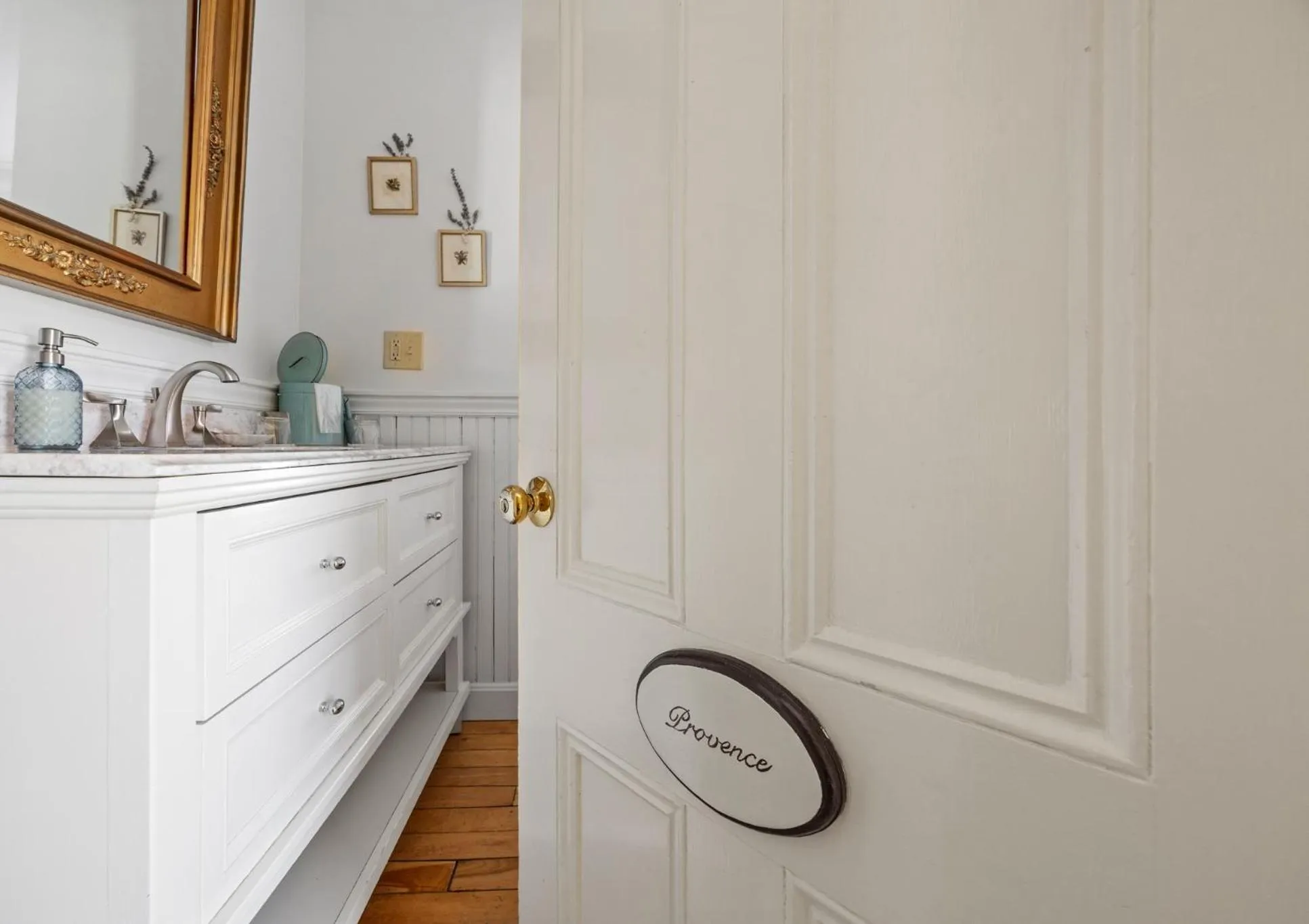 Bedroom in Hartstone Inn