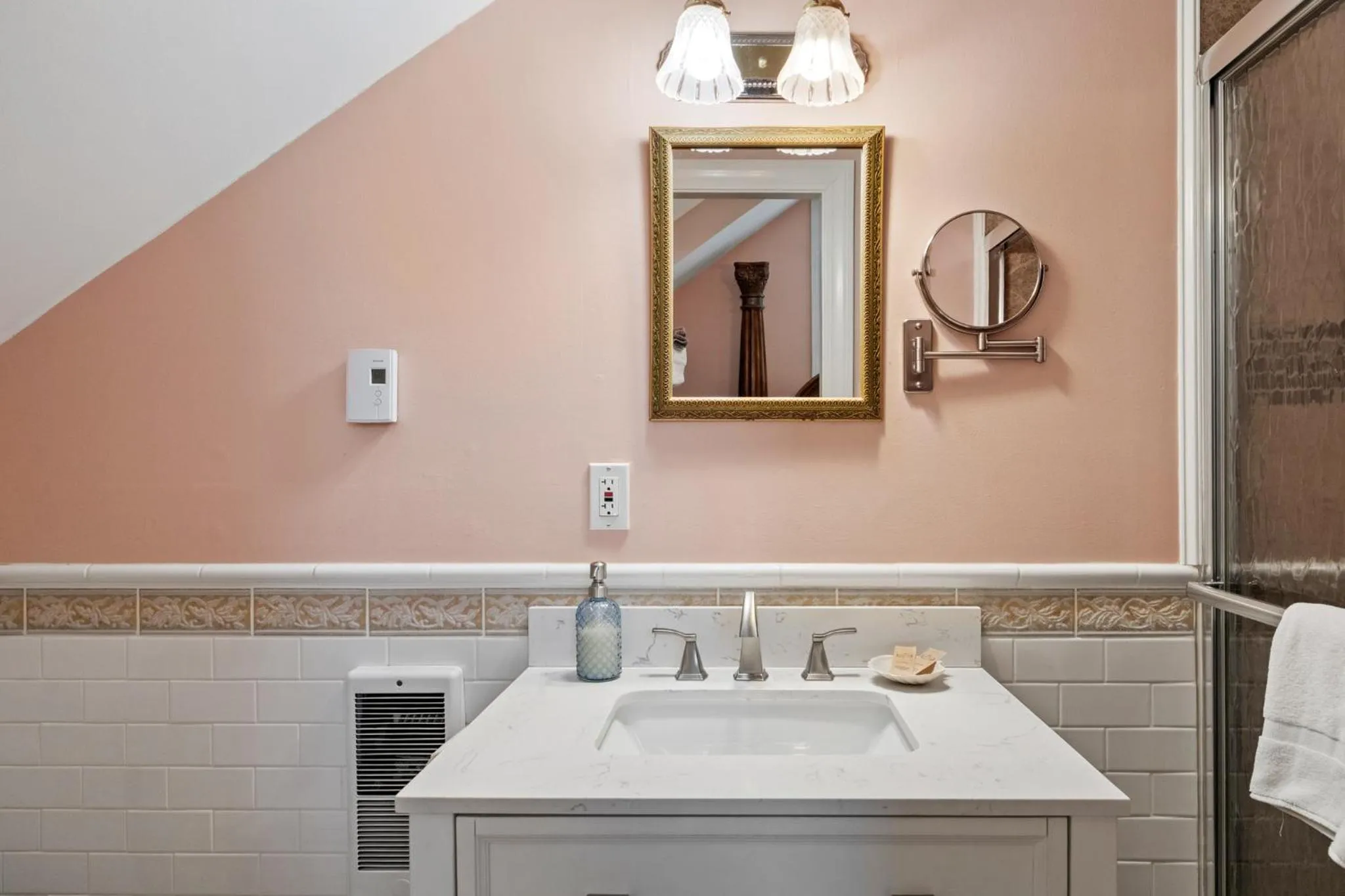 Bathroom in Hartstone Inn