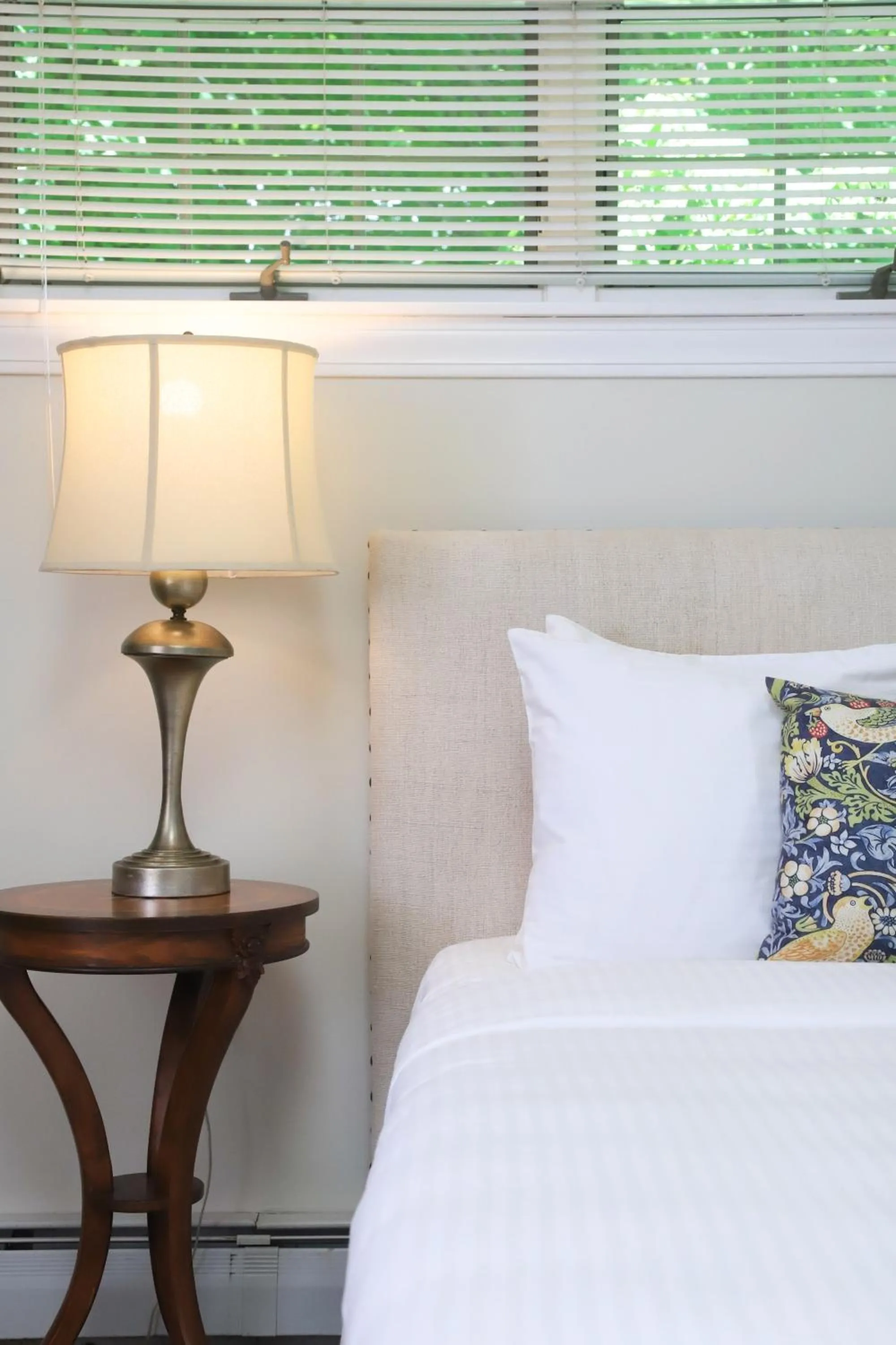 Bed in Hartstone Inn