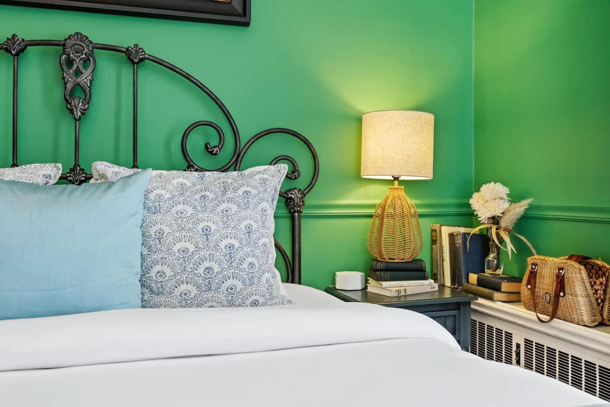 Bed in Hartstone Inn