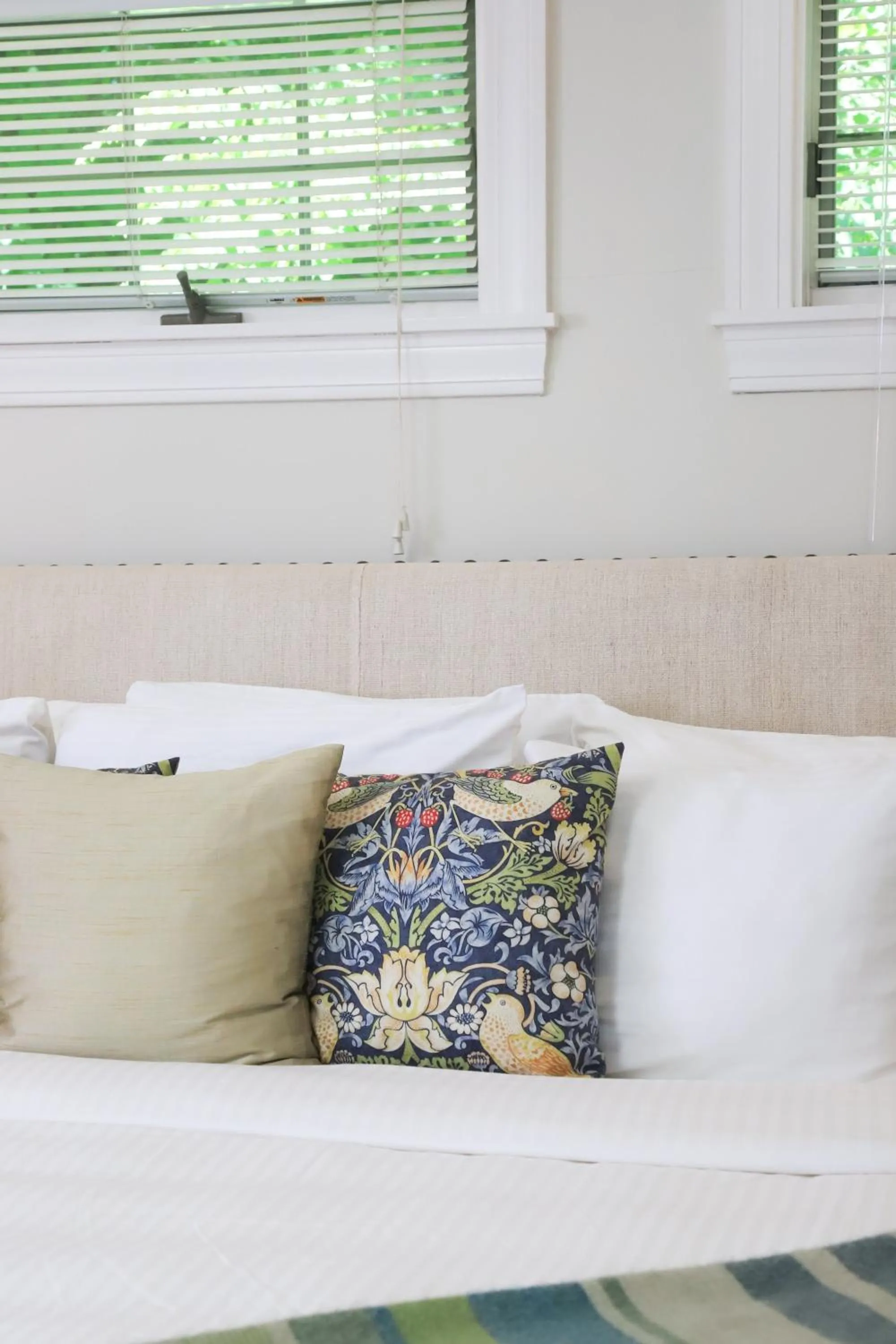 Bed in Hartstone Inn