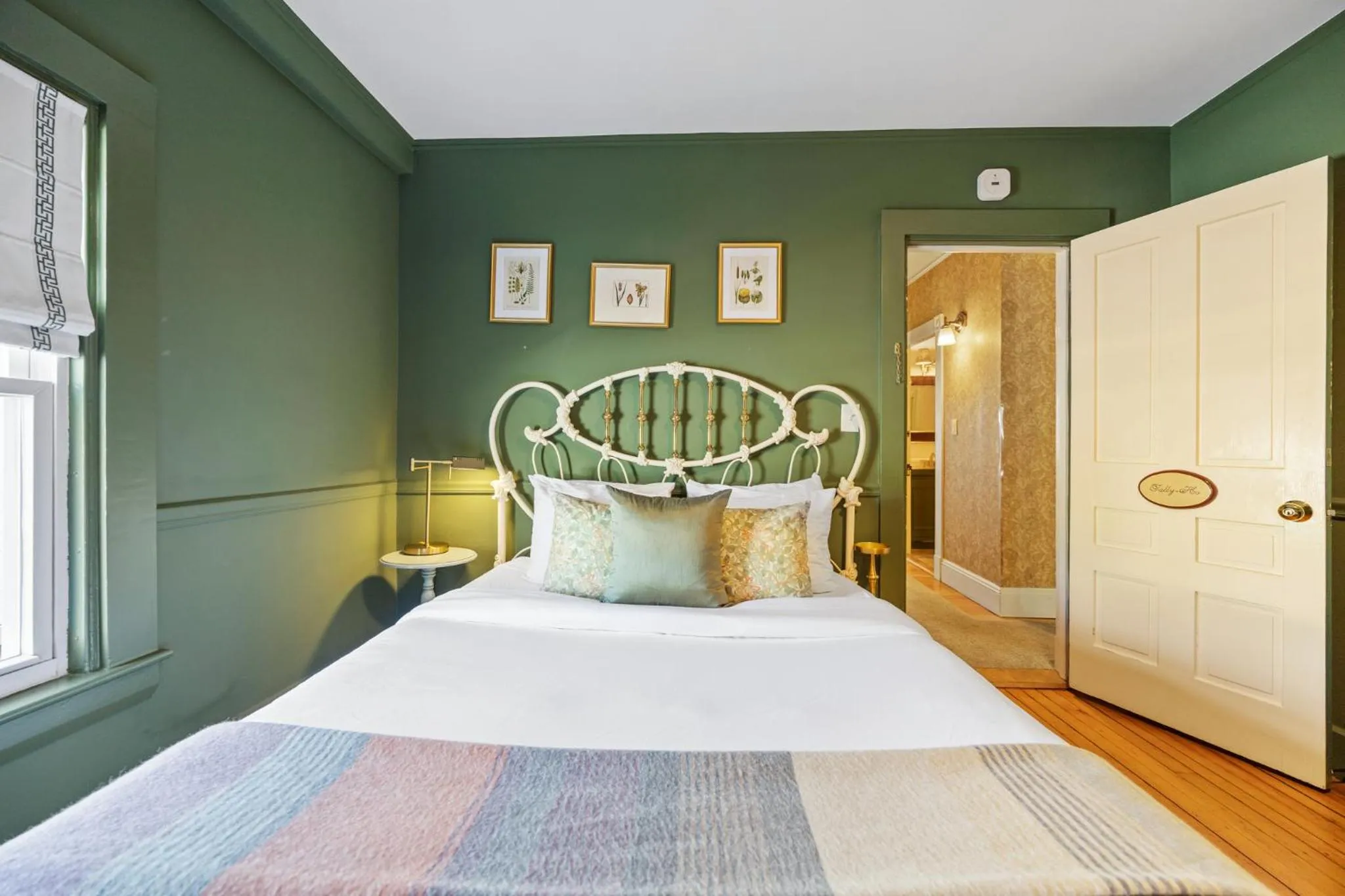 Bed in Hartstone Inn