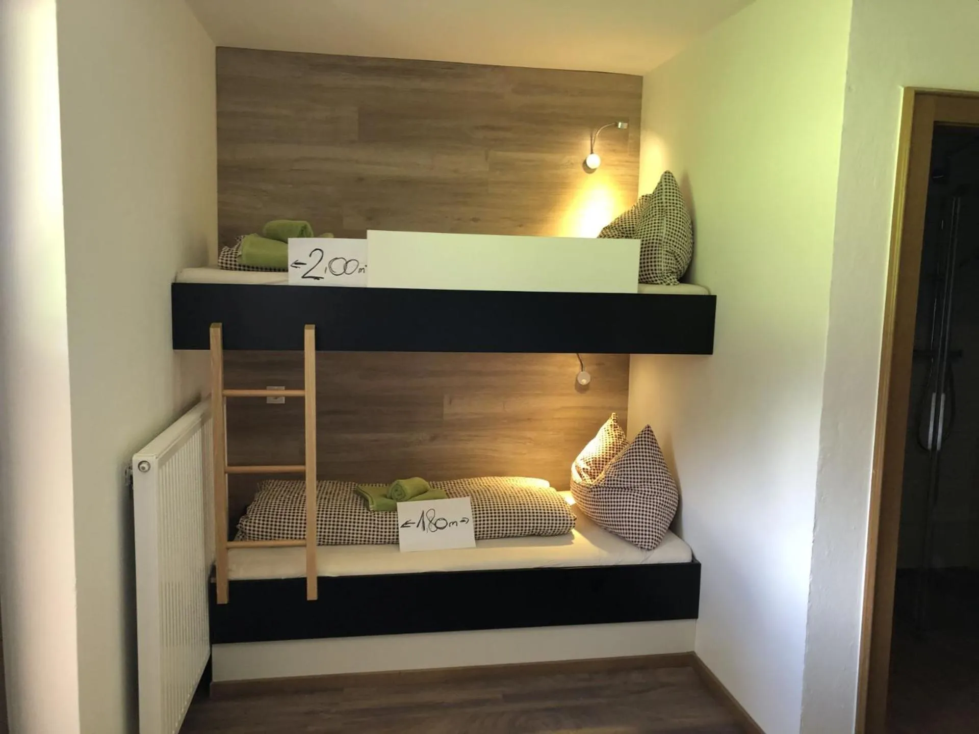 older children, Bed in Haus Obertiefenbach