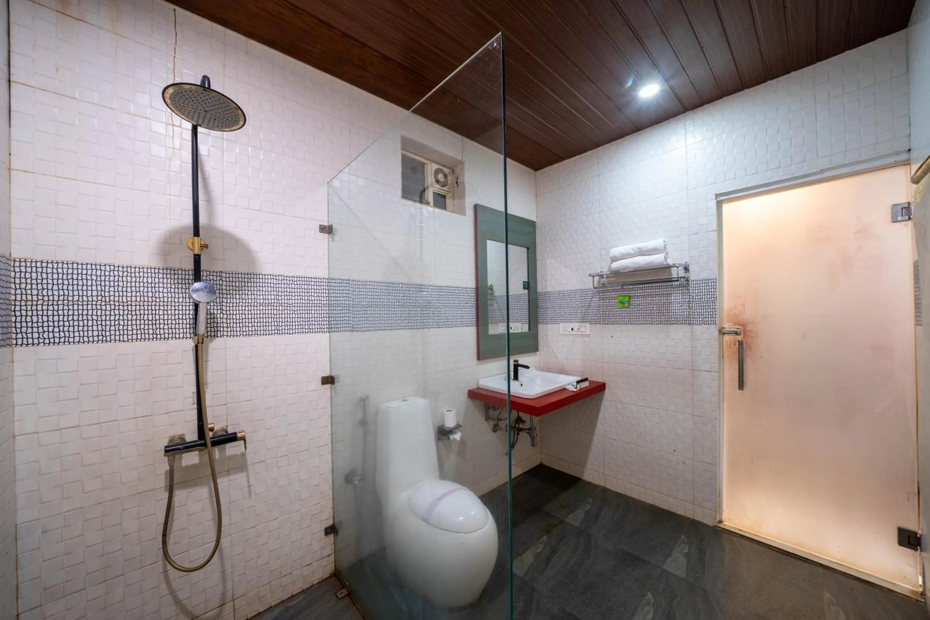 Bathroom in Perfectstayz Koko Maya 5 mins walk to beach