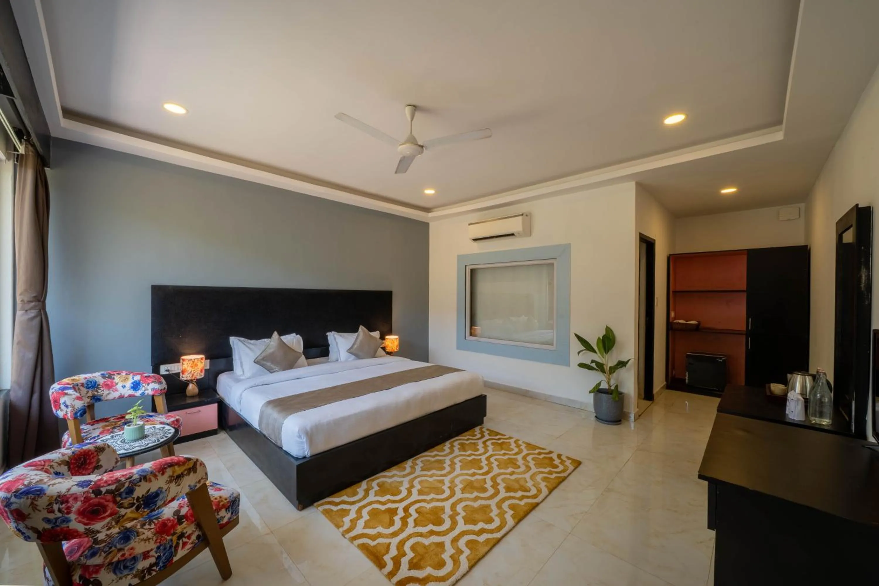 Bed in Perfectstayz Koko Maya 5 mins walk to beach