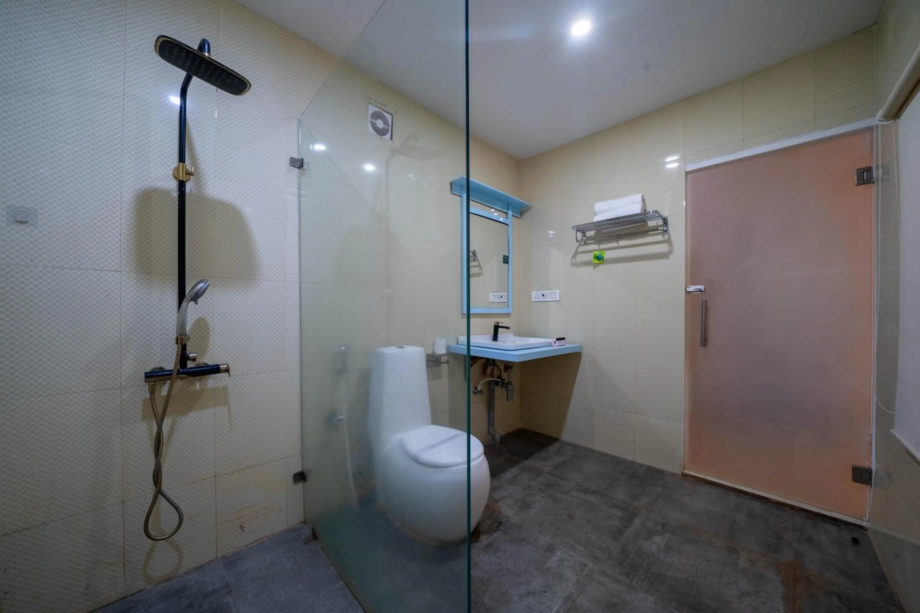Bathroom in Perfectstayz Koko Maya 5 mins walk to beach