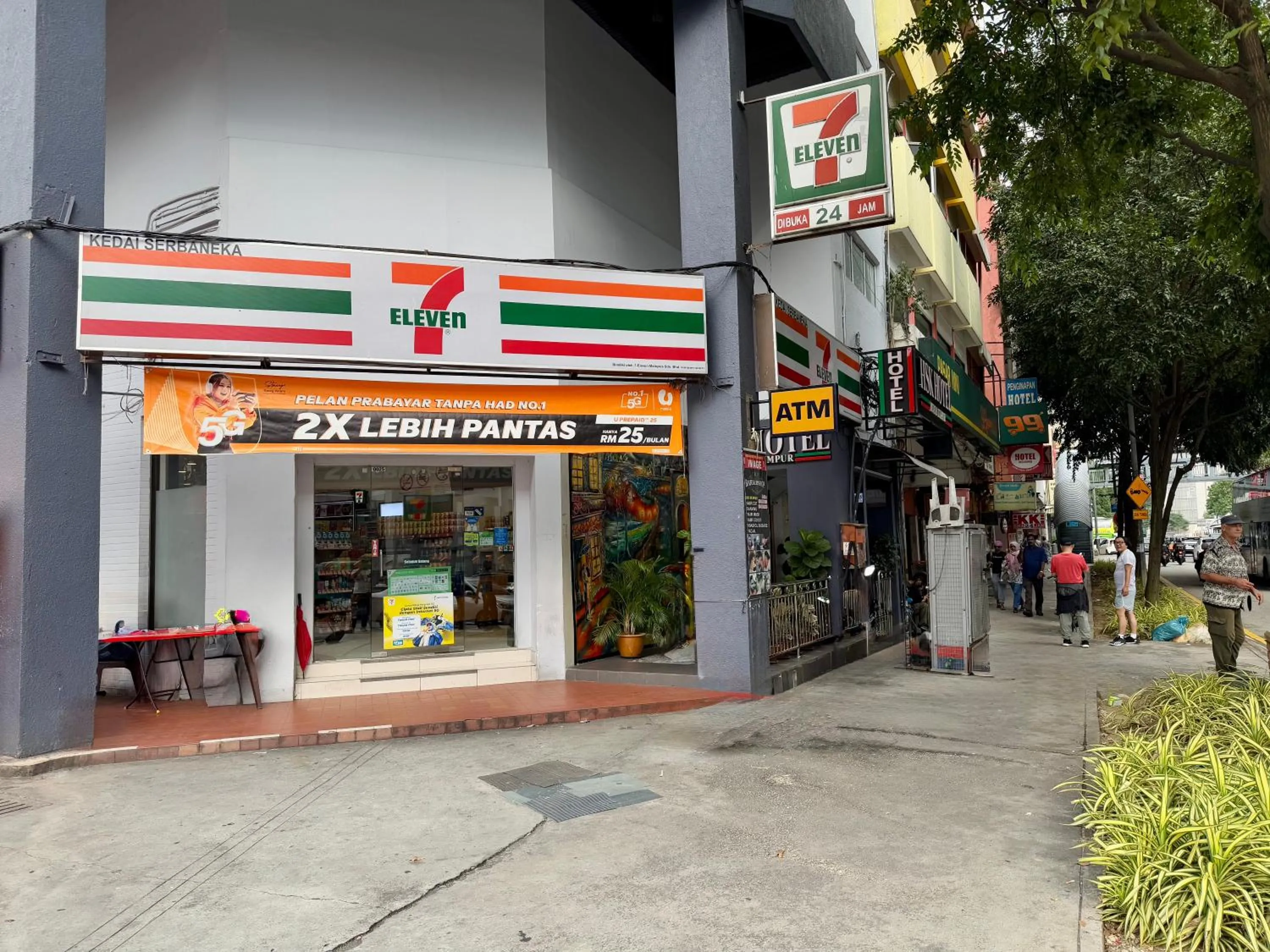 Central City Hotel at Chinatown