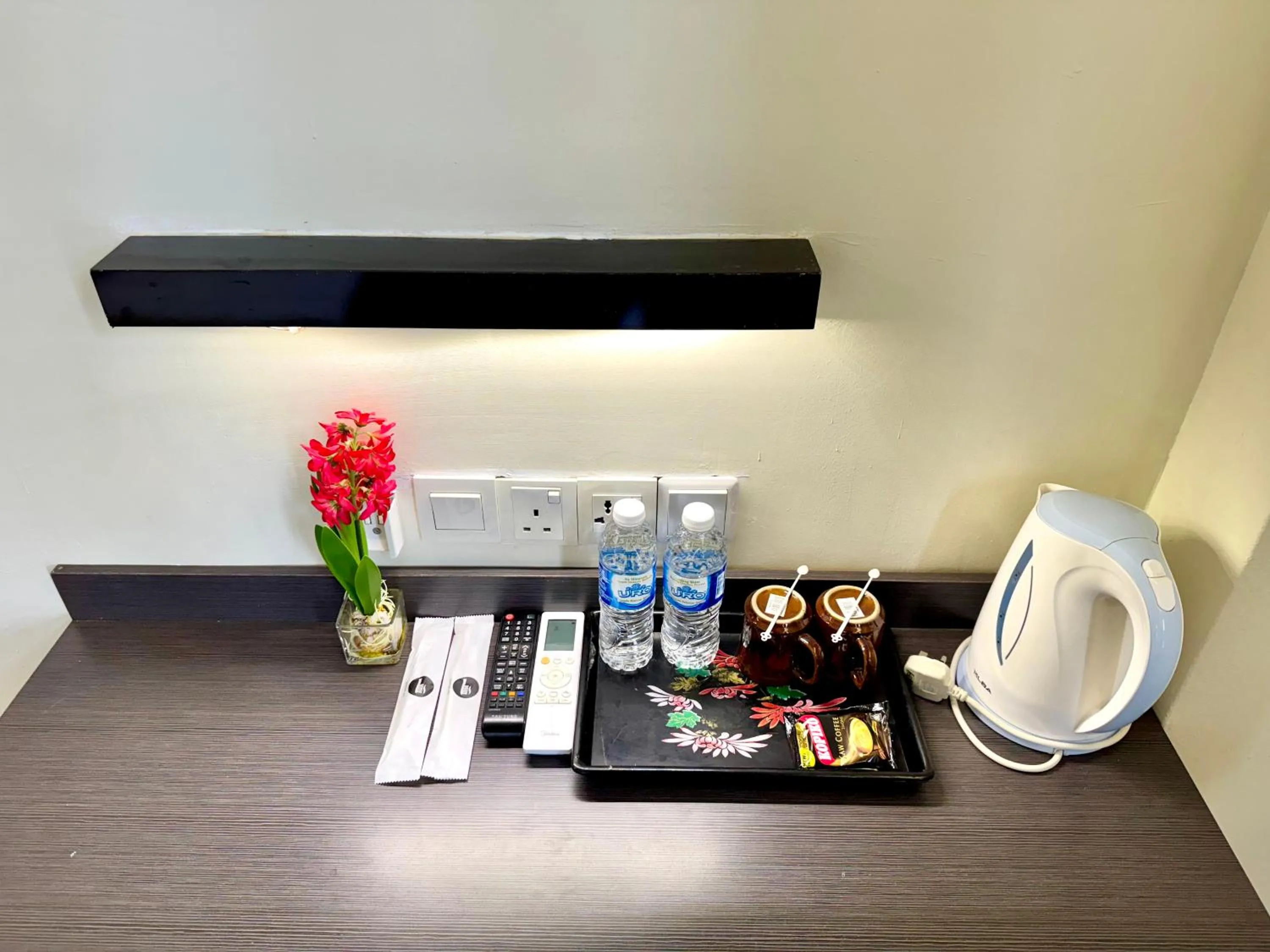 Central City Hotel at Chinatown