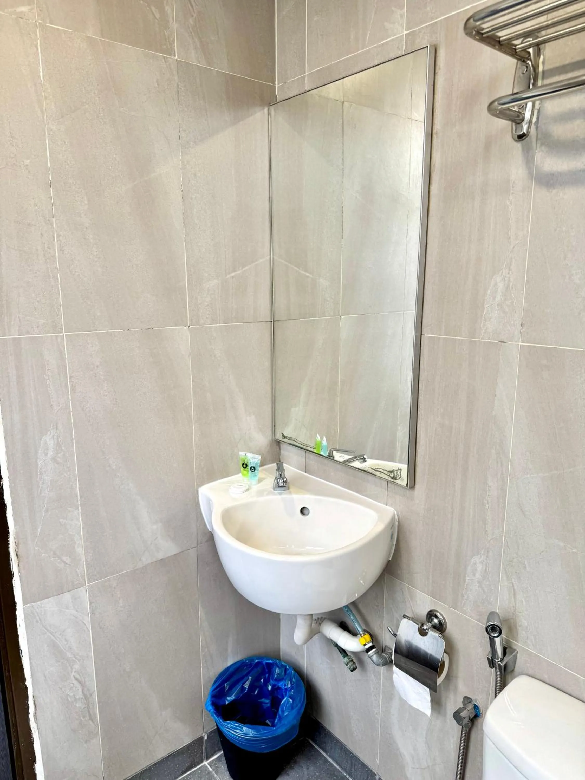 Central City Hotel at Chinatown