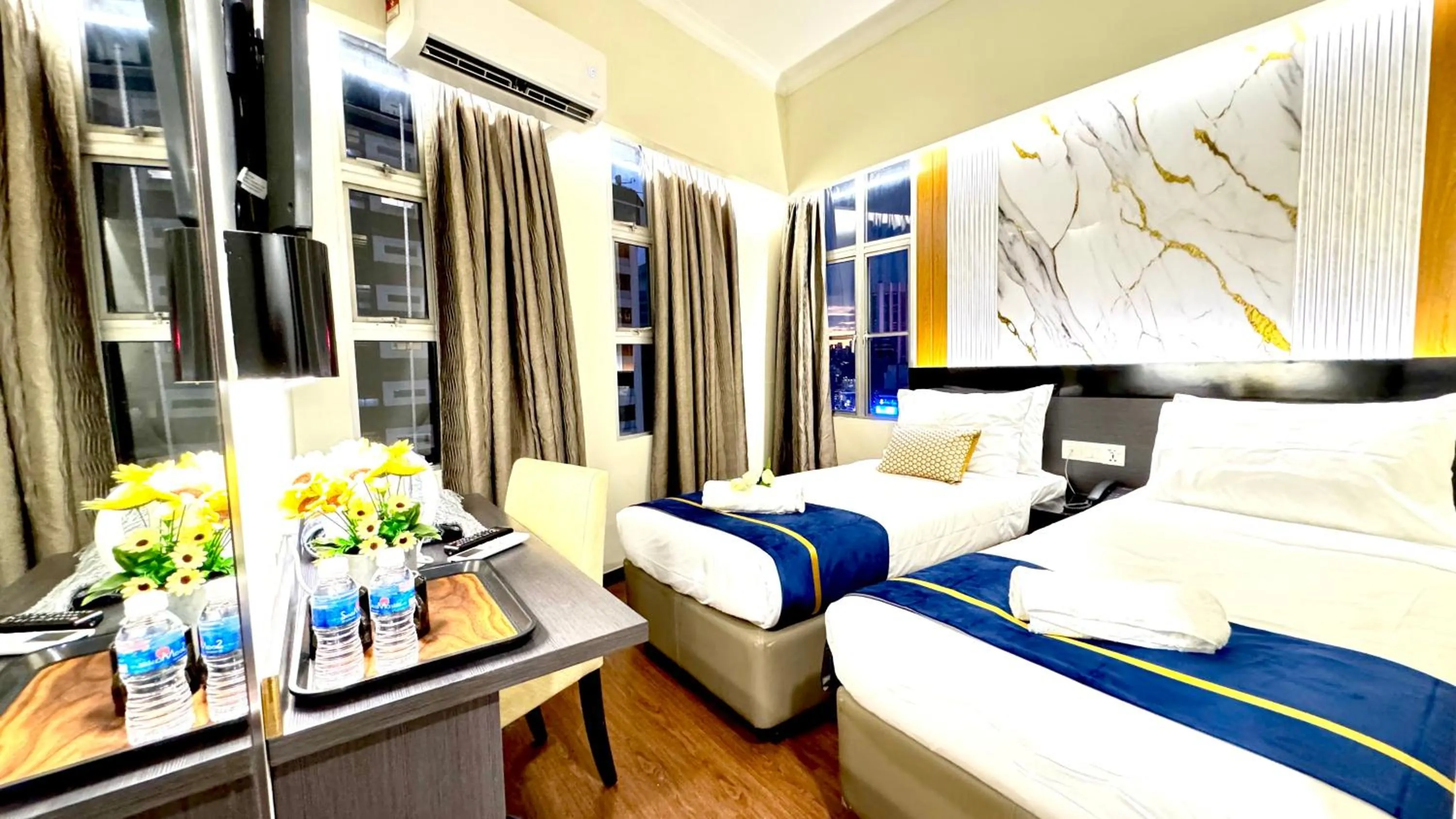 Bed in Central City Hotel at Chinatown