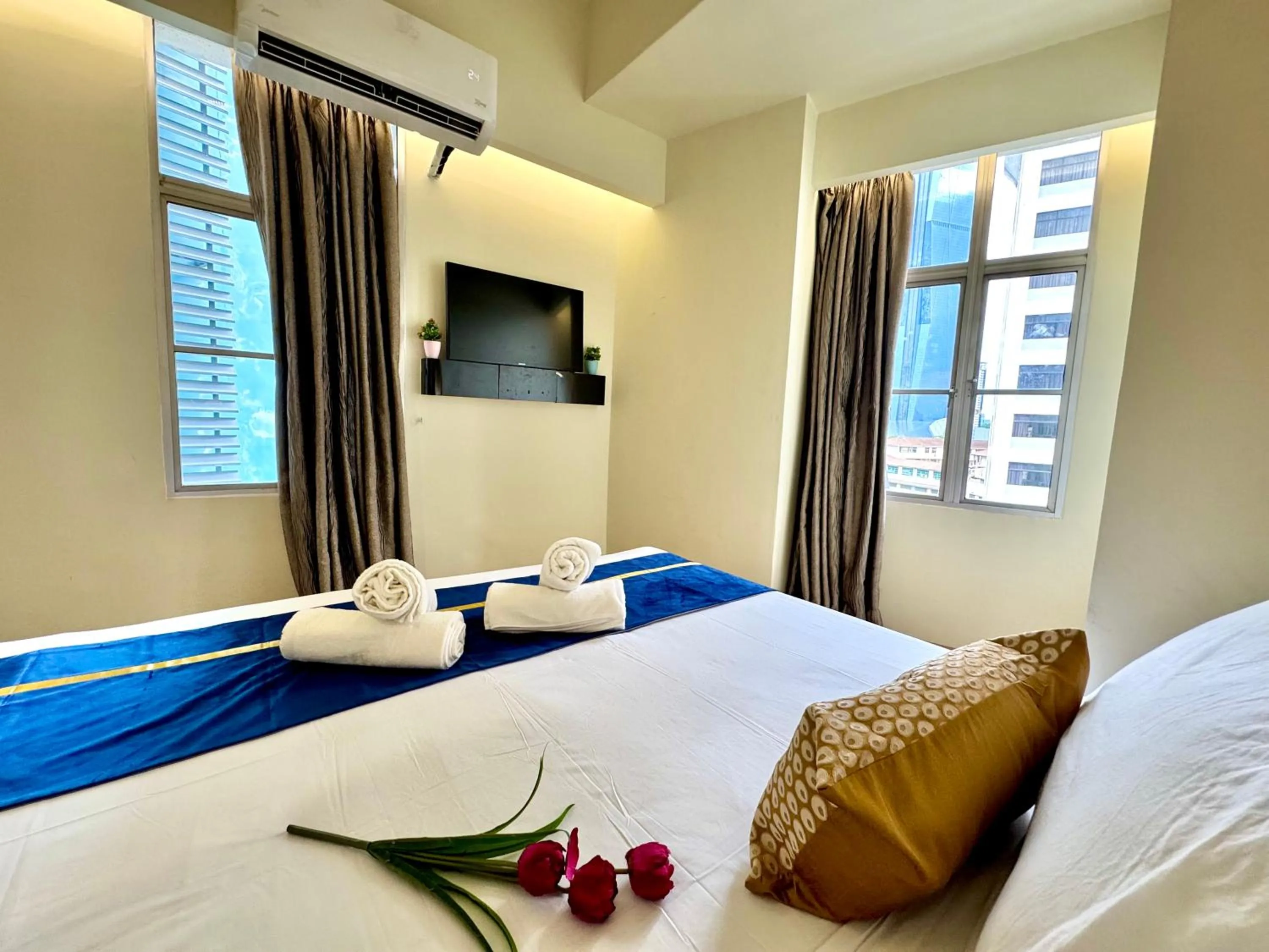 Bed in Central City Hotel at Chinatown