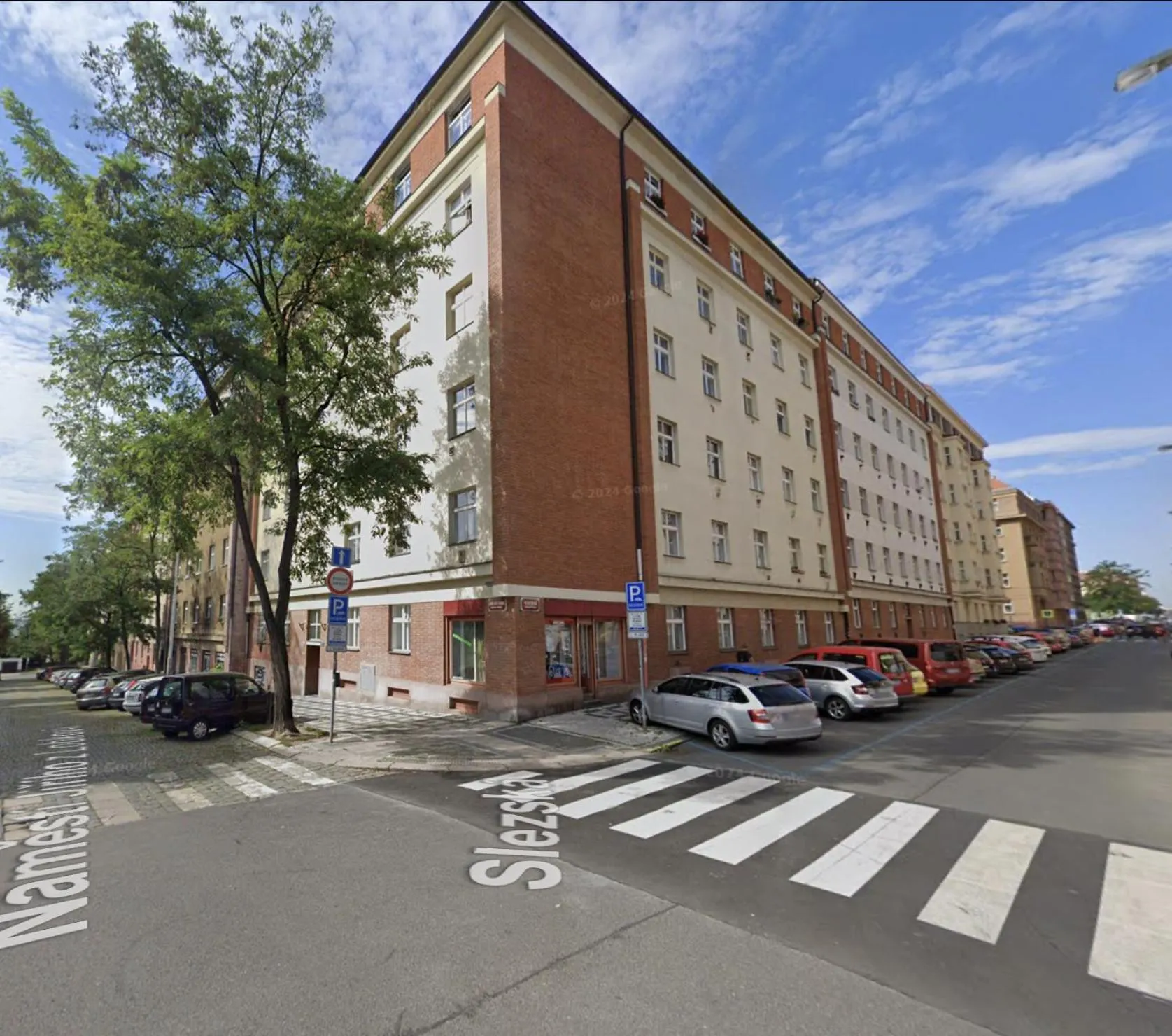 Property building in Apartment Flora Lobkovic
