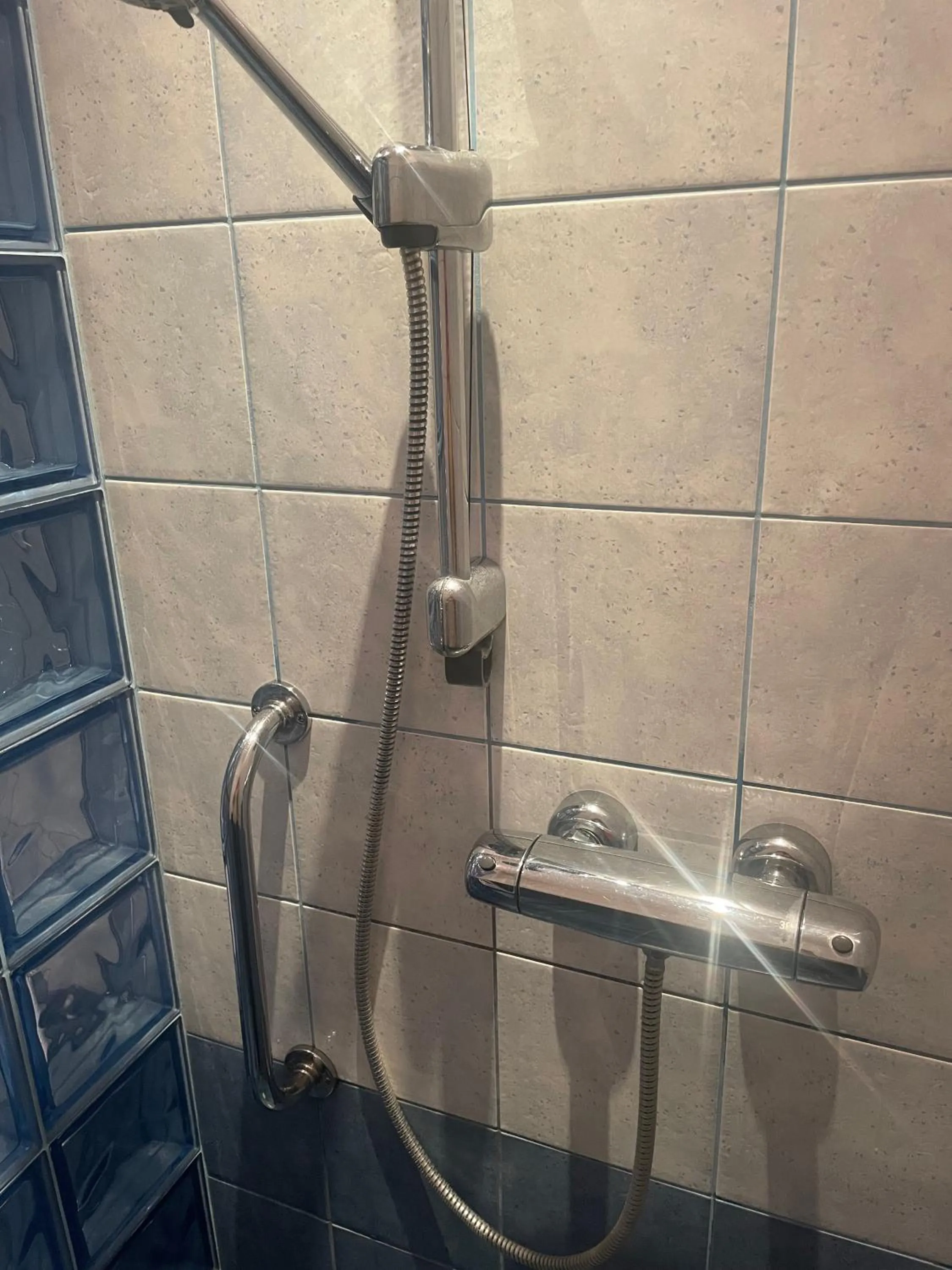 Shower in Apartment Flora Lobkovic