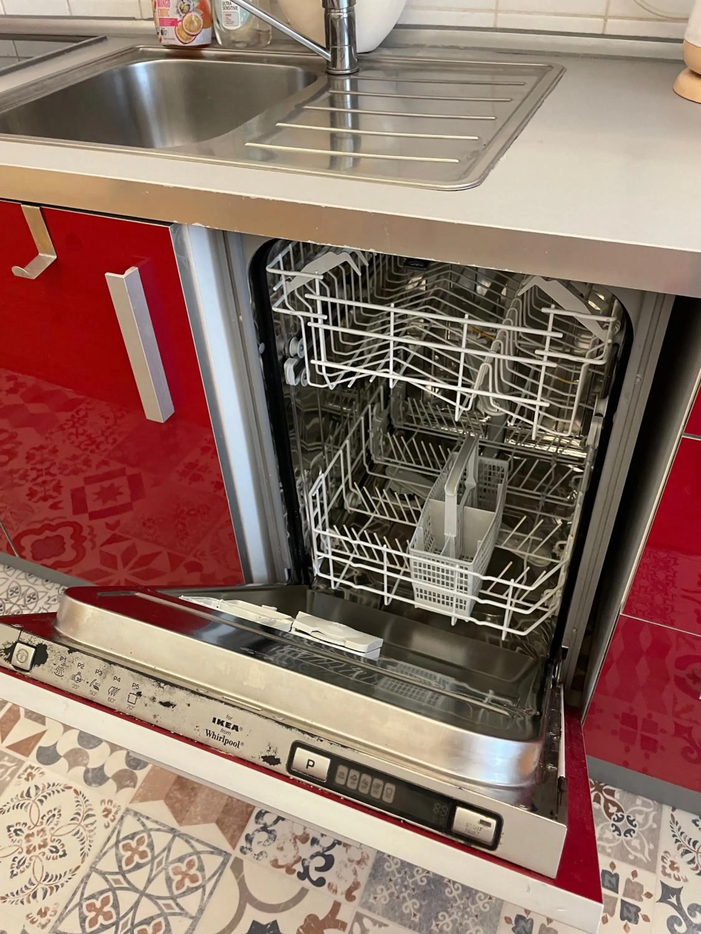 dishwasher in Apartment Flora Lobkovic