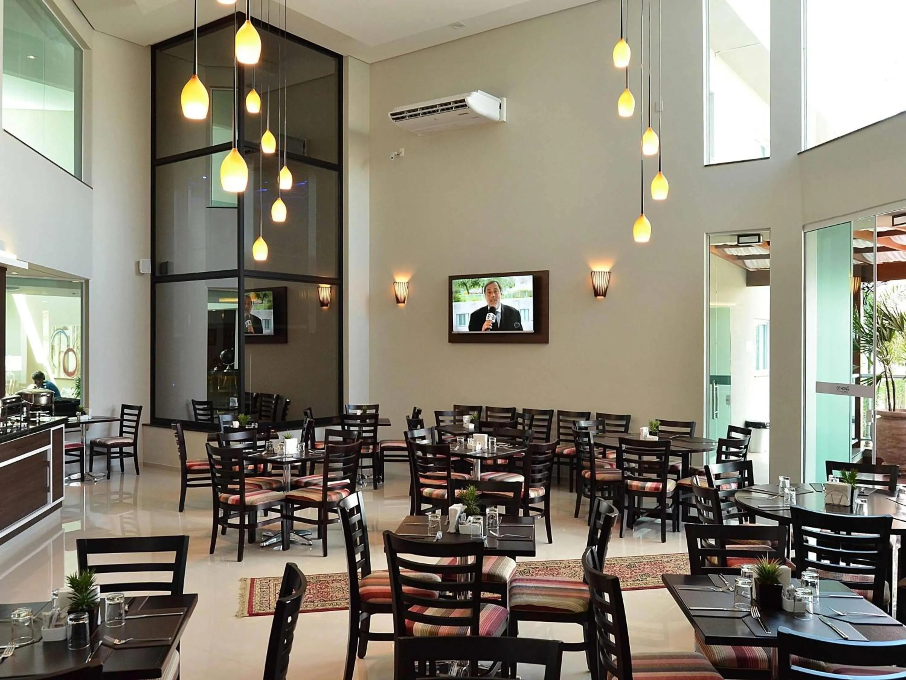 Restaurant/places to eat in Hotel Matão By Mercure