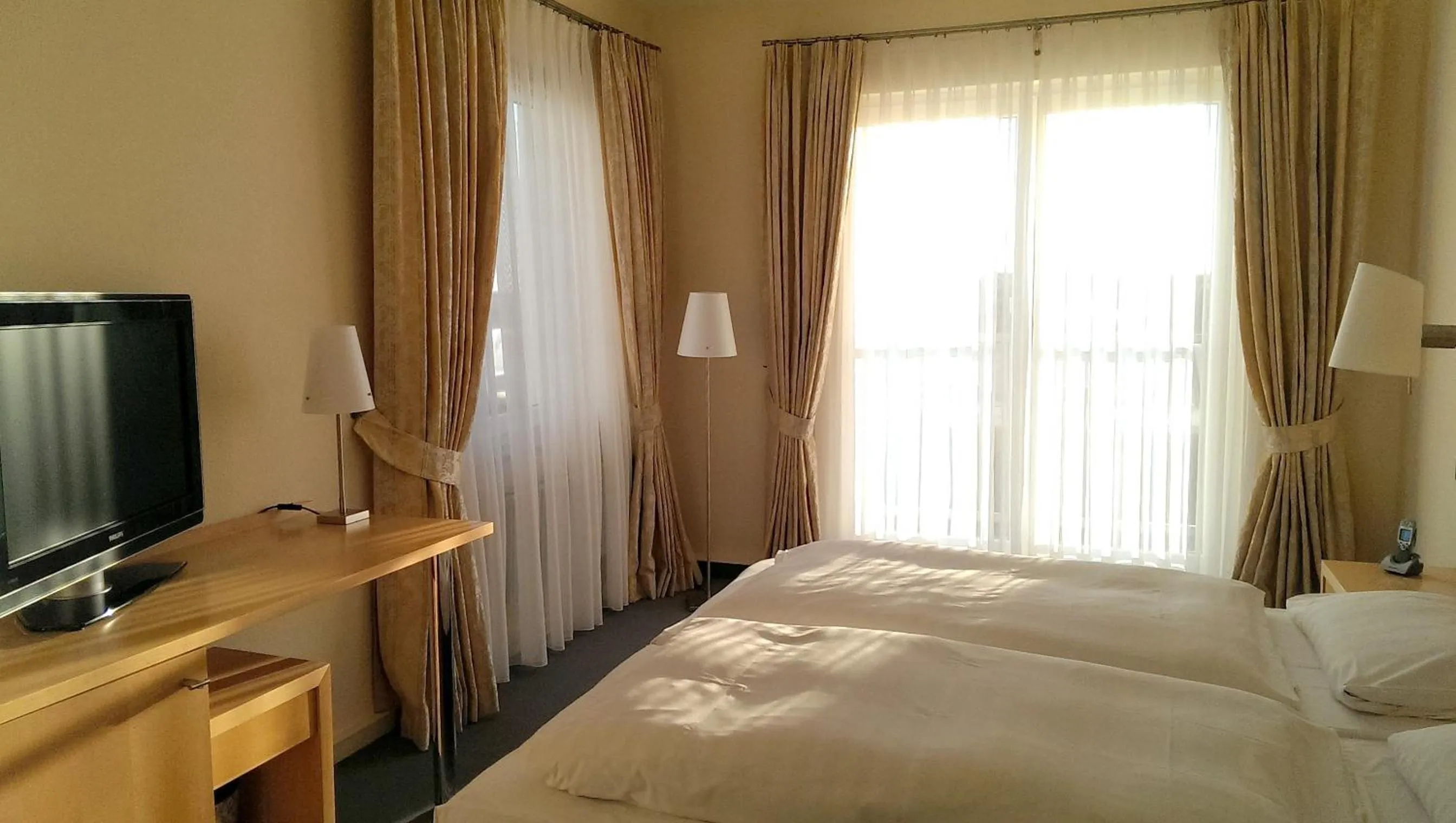 Photo of the whole room, Bed in Hotel Fernsicht
