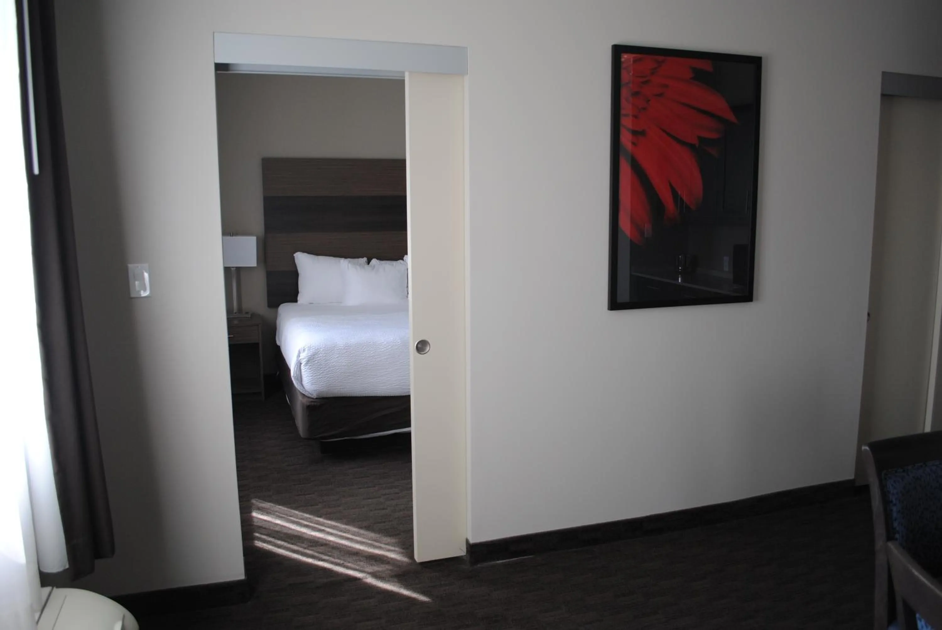 Bed in Days Inn & Suites by Wyndham Lindsay