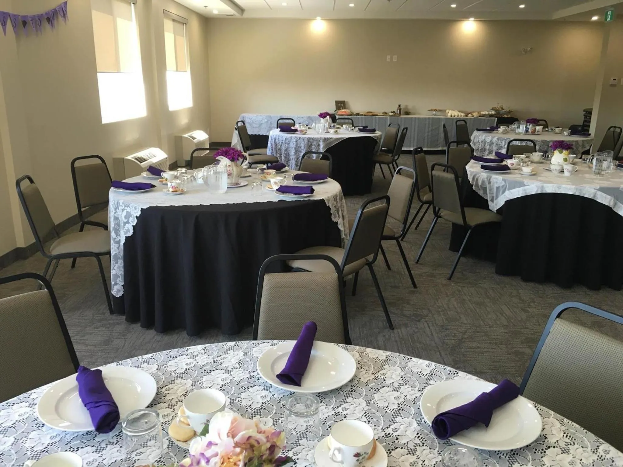Banquet/Function facilities in Days Inn & Suites by Wyndham Lindsay