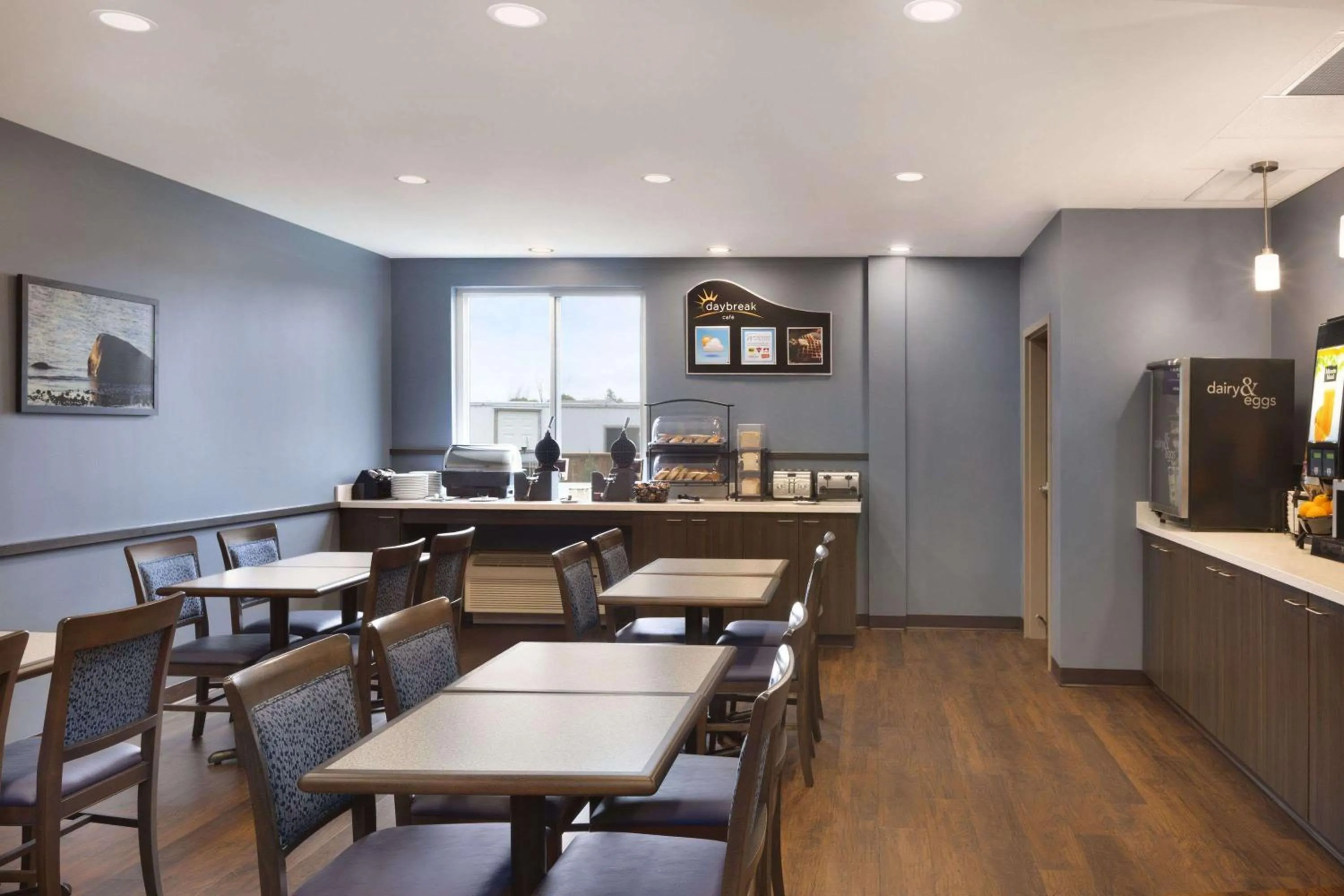 Restaurant/places to eat in Days Inn & Suites by Wyndham Lindsay
