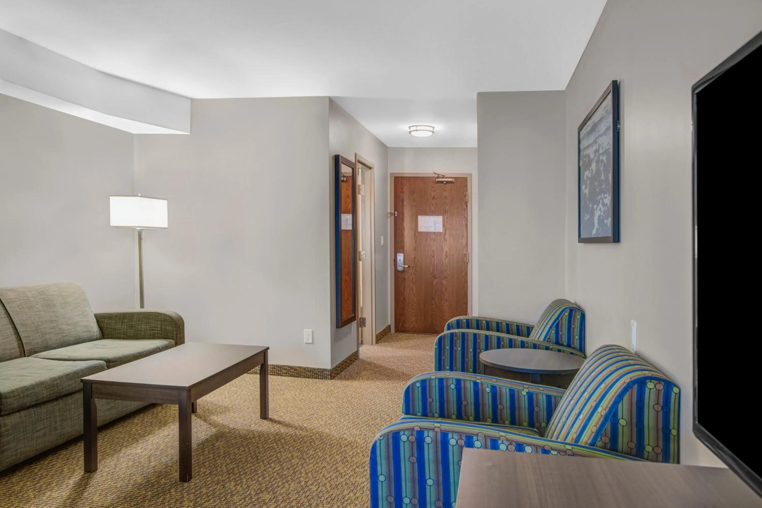 Days Inn & Suites by Wyndham Lindsay