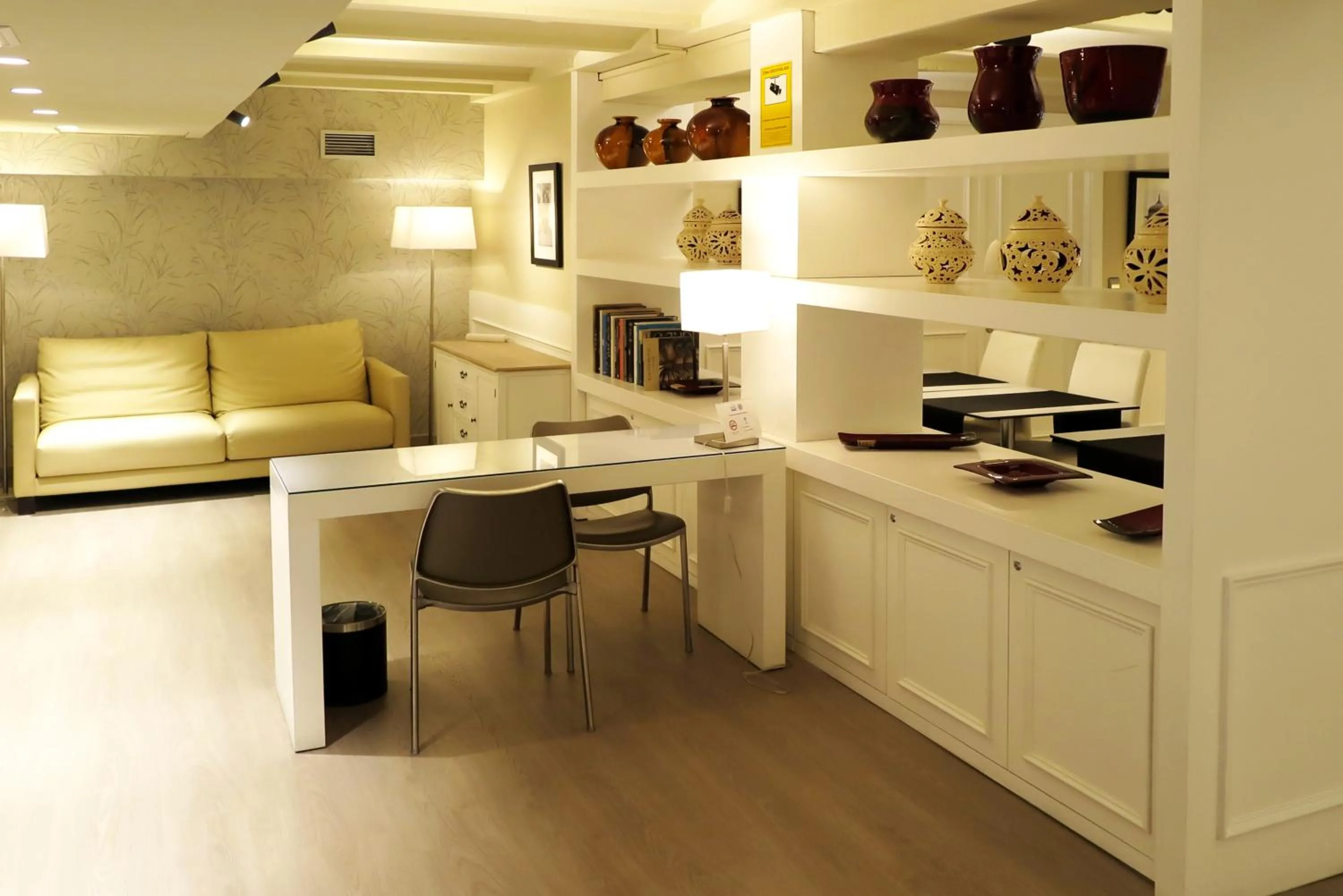 Lounge or bar in Serennia Exclusive Rooms