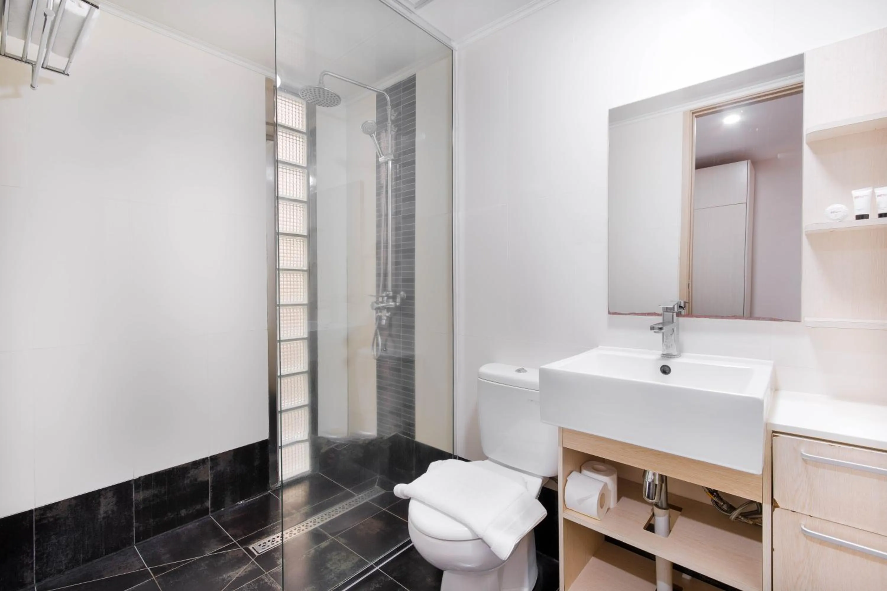 Bathroom in Citi Boutique Hotel - Lahara Avenue