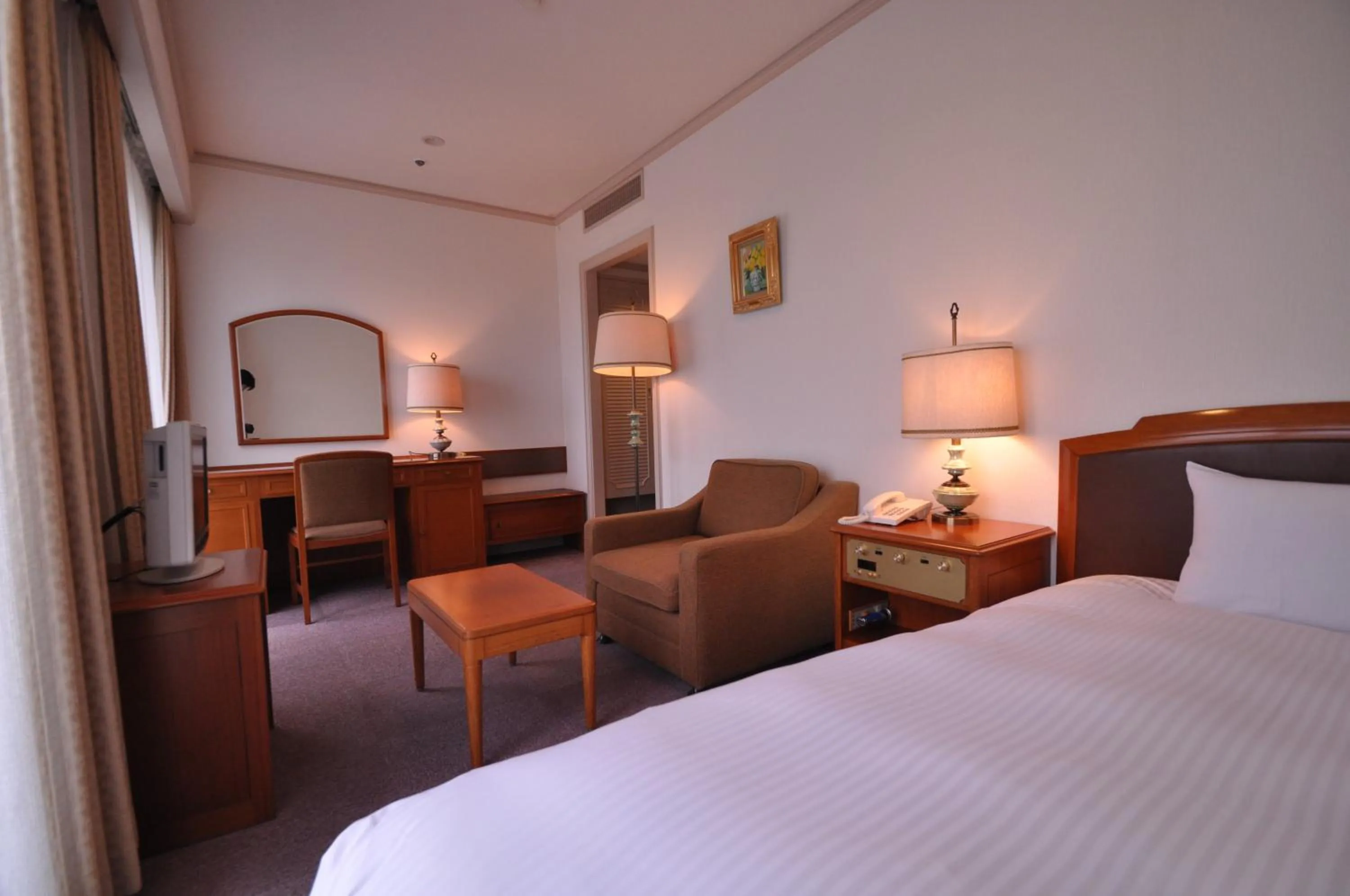 Photo of the whole room, Bed in Shizuoka Country Hamaoka Course & Hotel