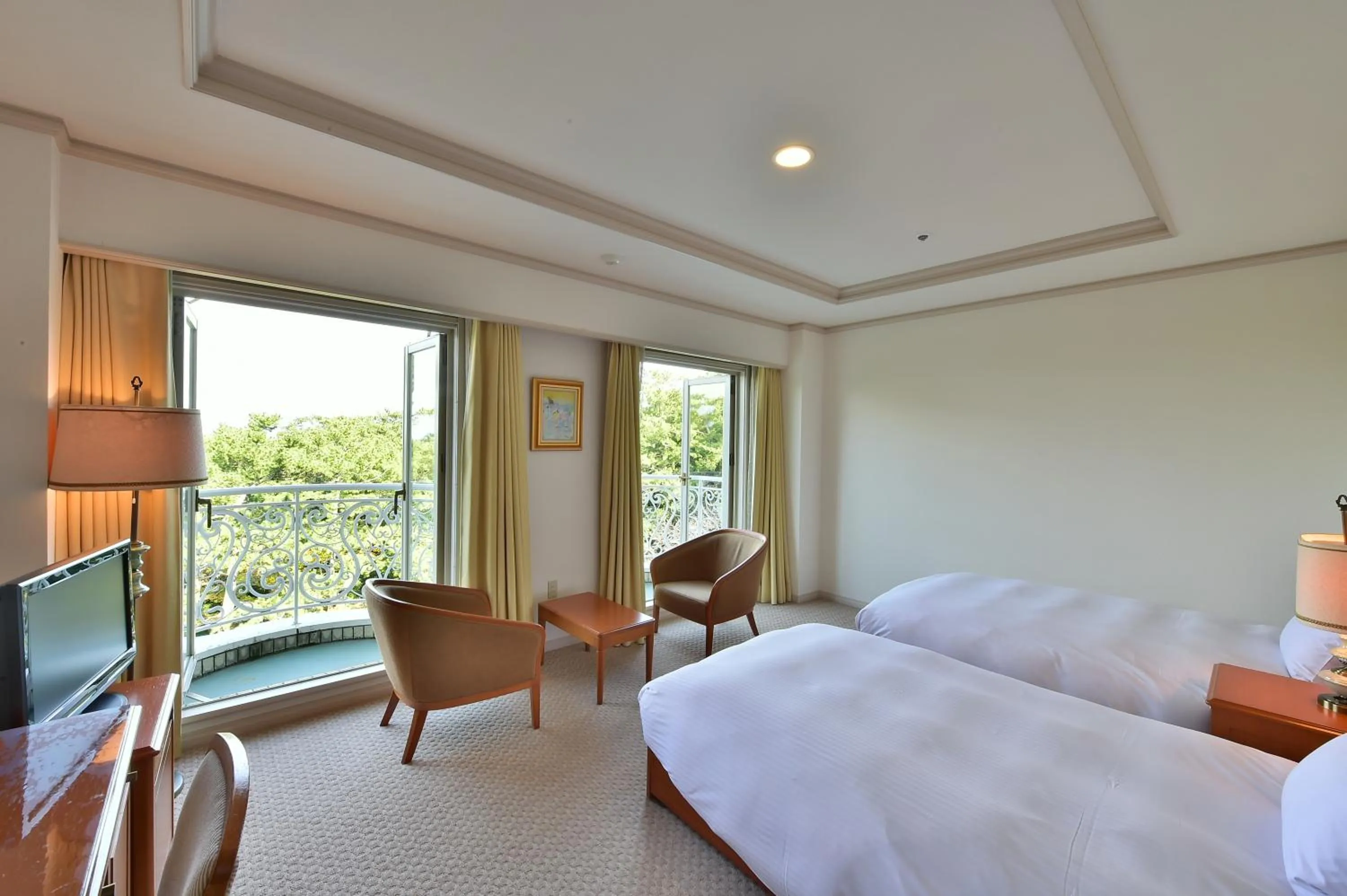 Photo of the whole room, Bed in Shizuoka Country Hamaoka Course & Hotel