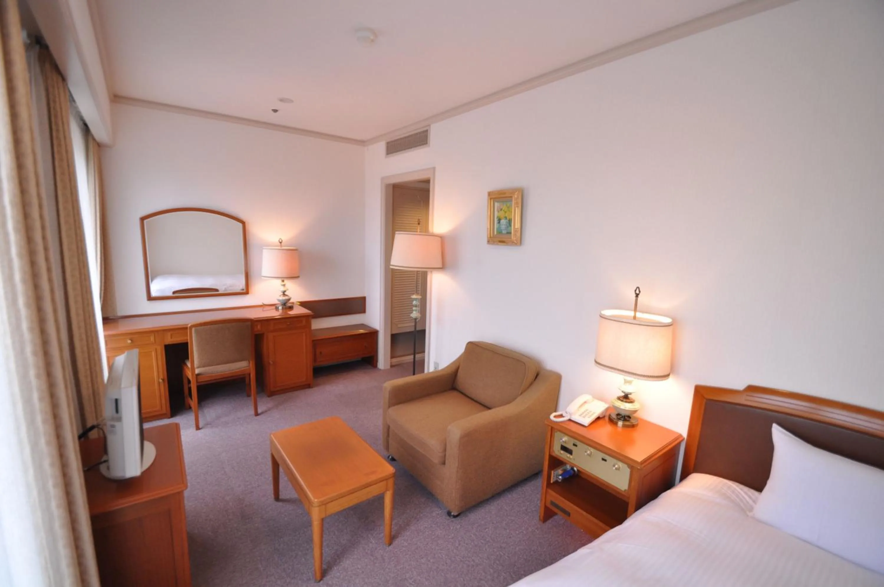 Photo of the whole room, Bed in Shizuoka Country Hamaoka Course & Hotel