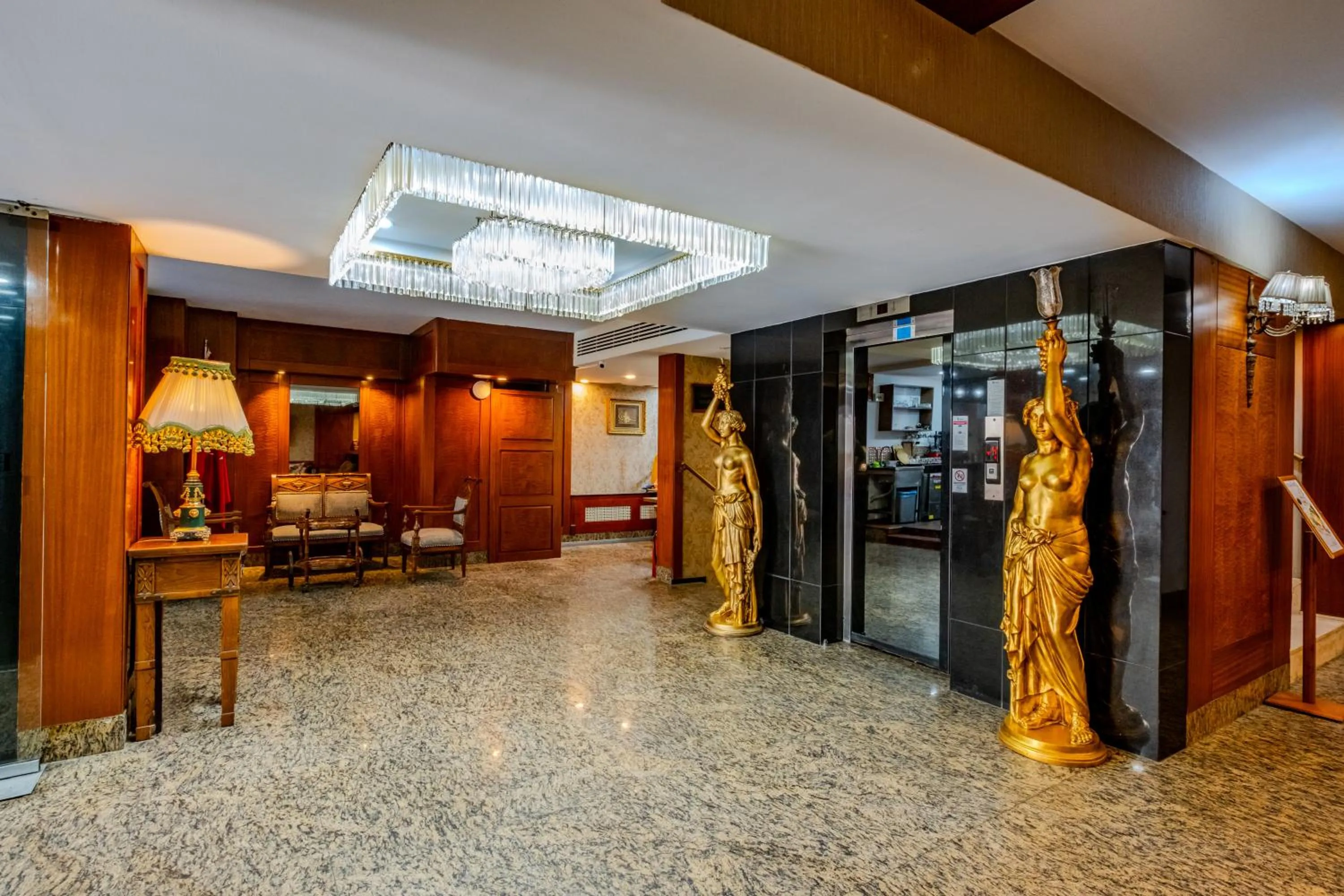 Lobby or reception in Peak Star Hotel