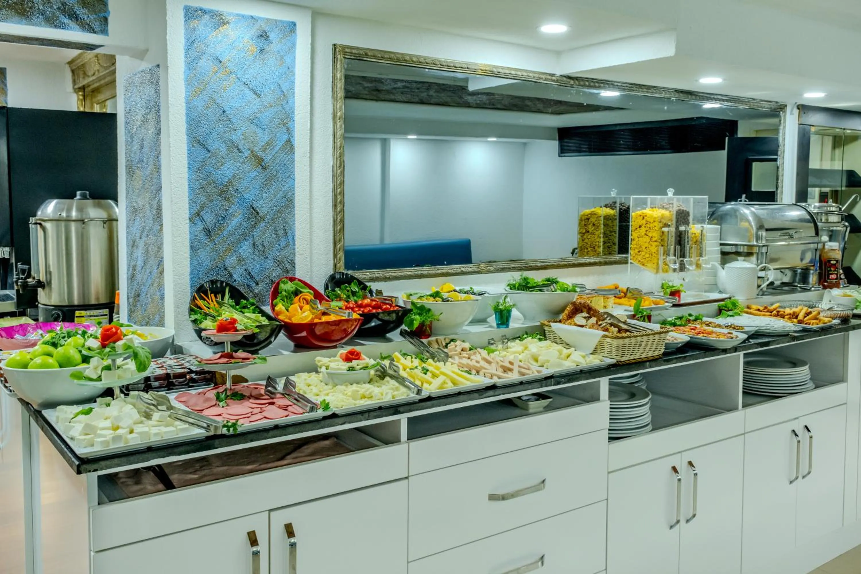 Breakfast in Peak Star Hotel