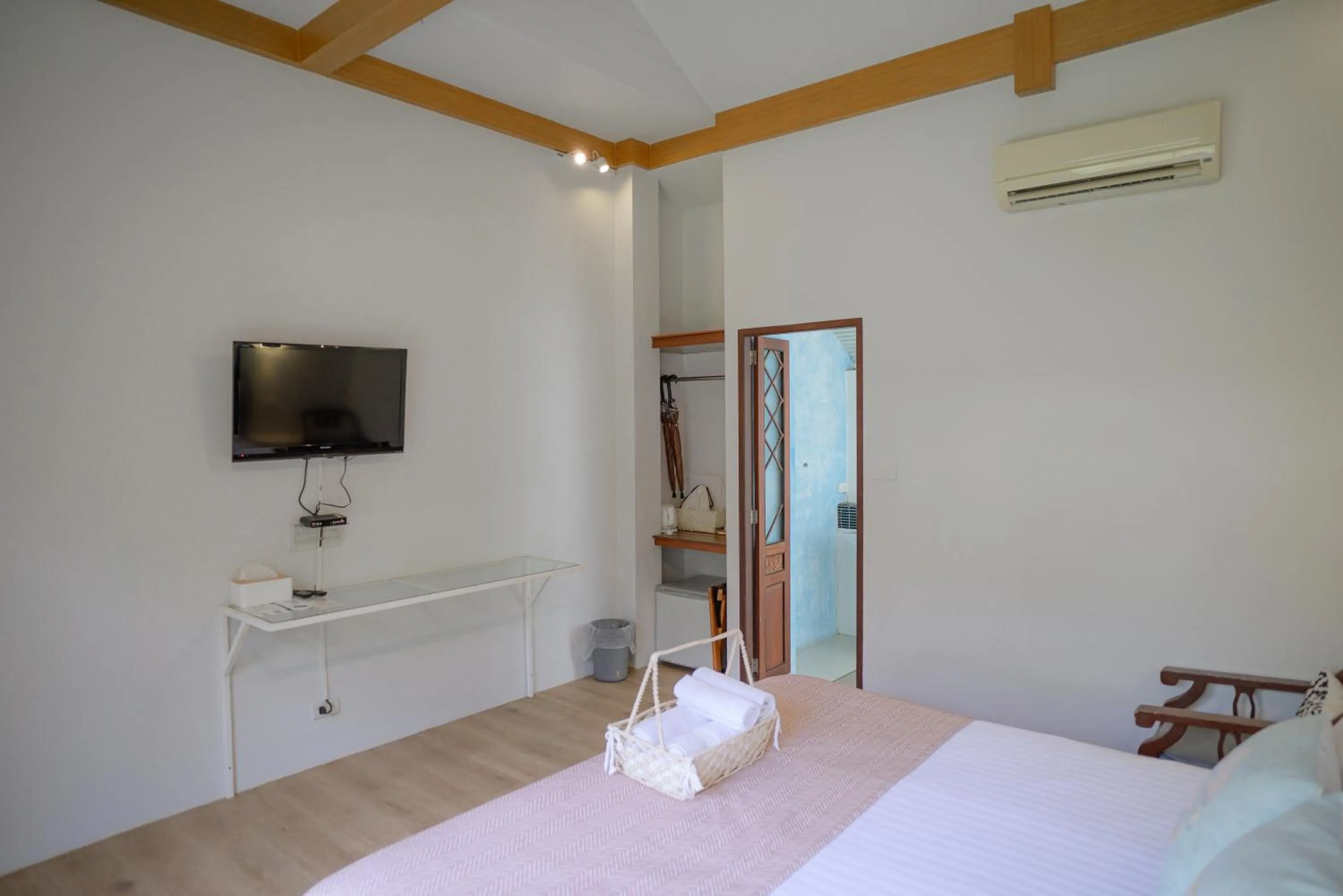 Bed in Seashell Village Resort