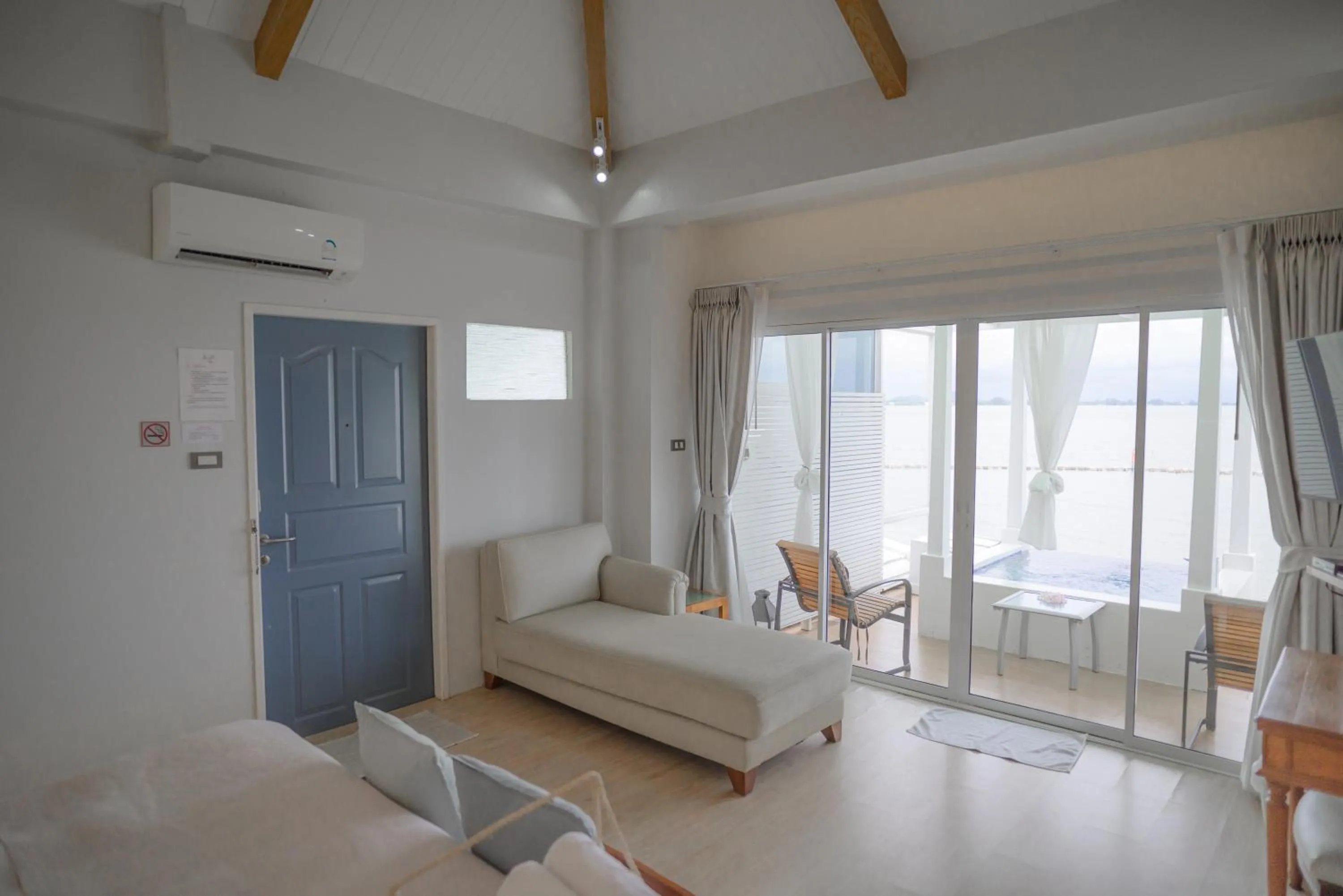 Bed in Seashell Village Resort