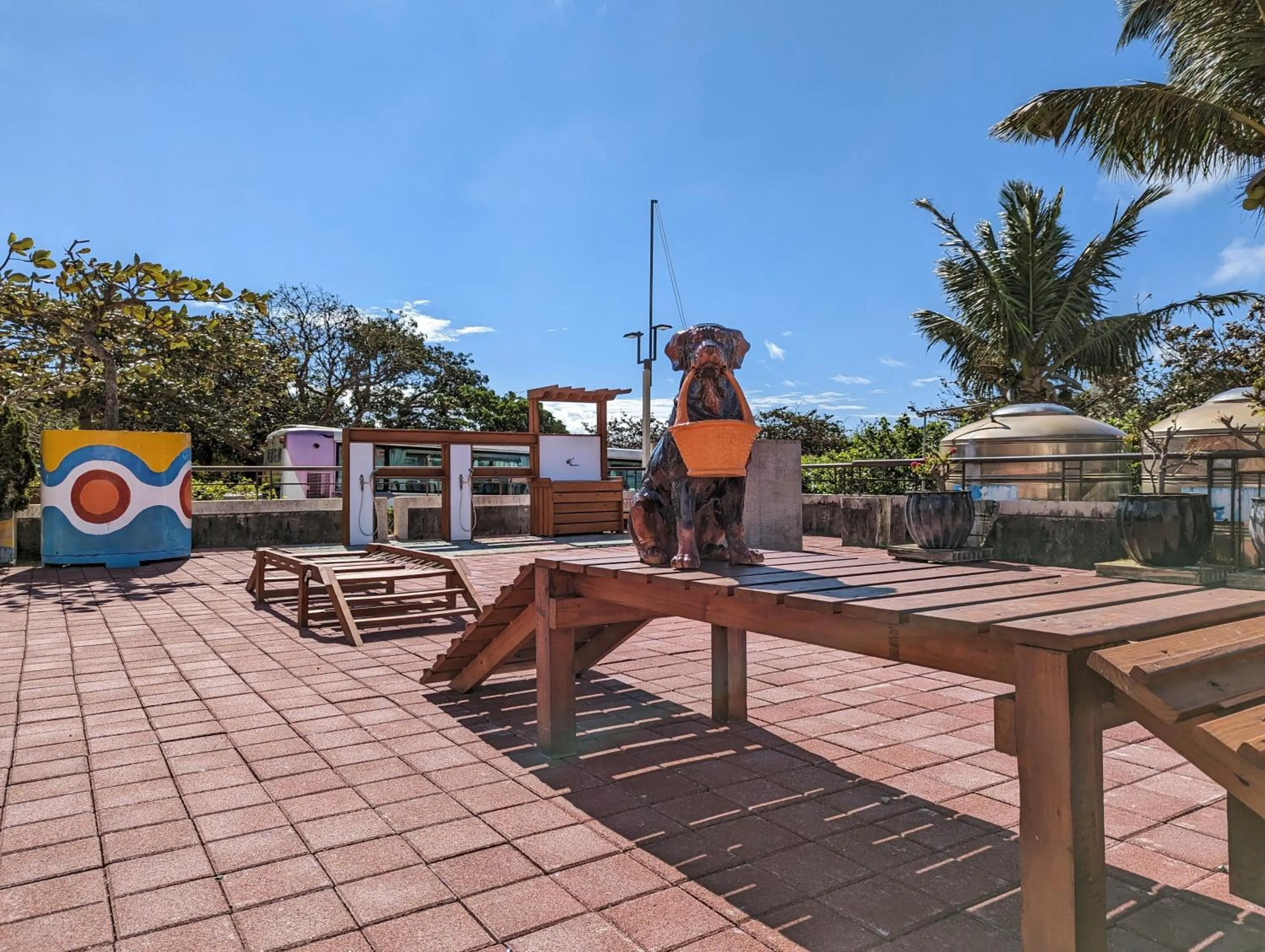 Pets in Howard Kenting Wonder House