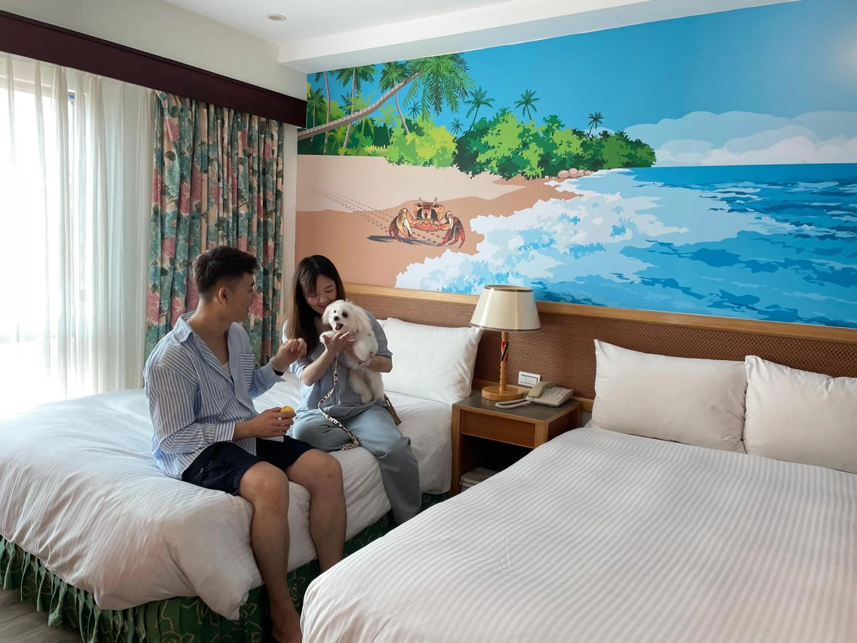 Photo of the whole room, Bed in Howard Kenting Wonder House