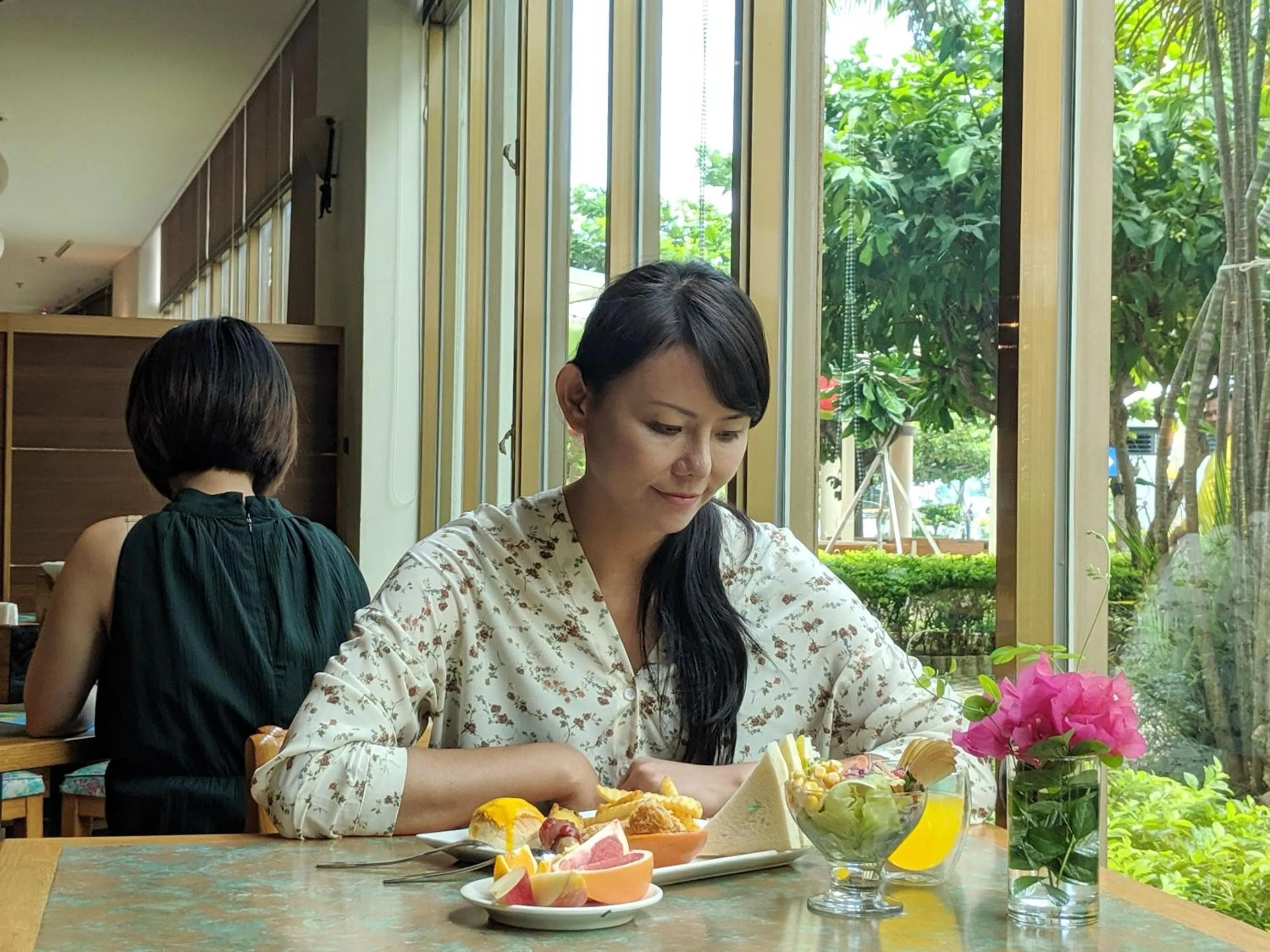 Restaurant/places to eat in Howard Kenting Wonder House