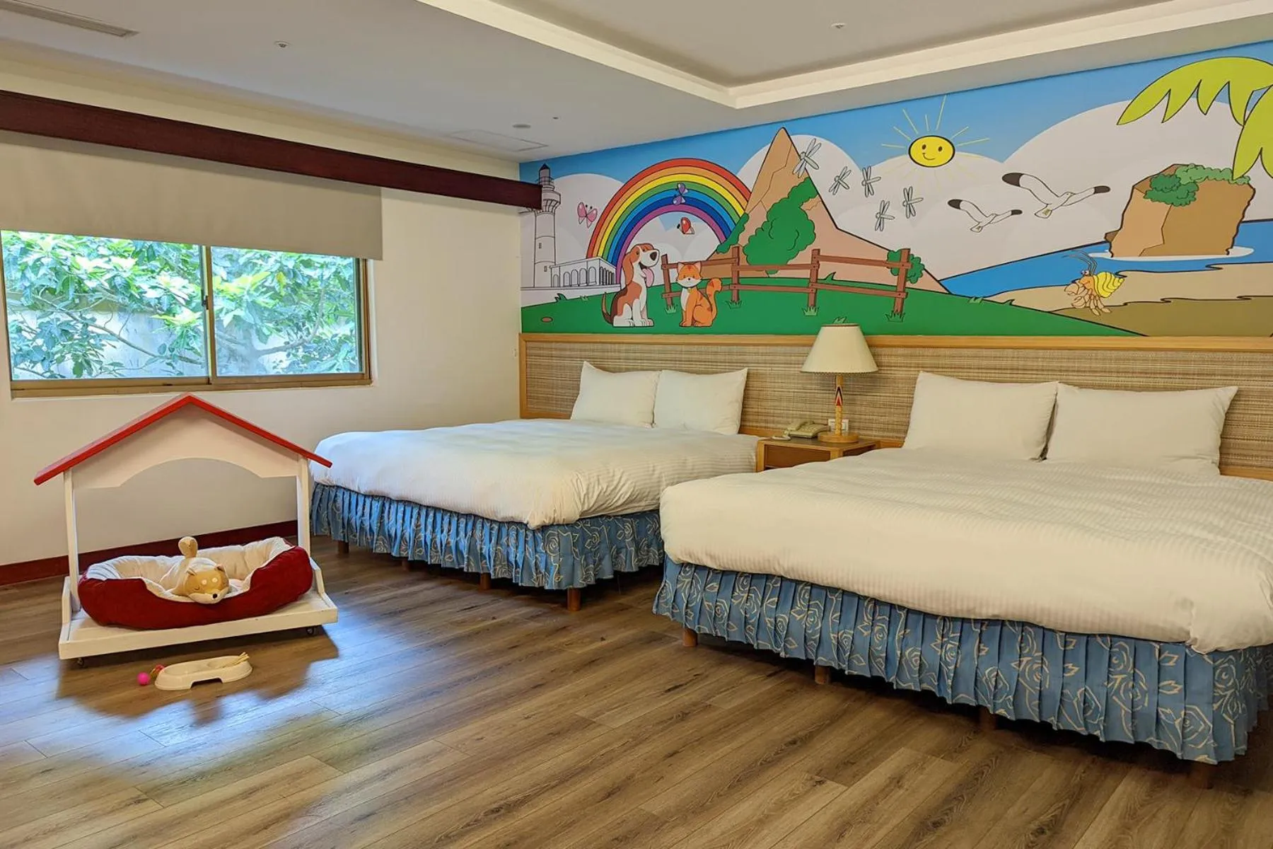 Photo of the whole room, Bed in Howard Kenting Wonder House